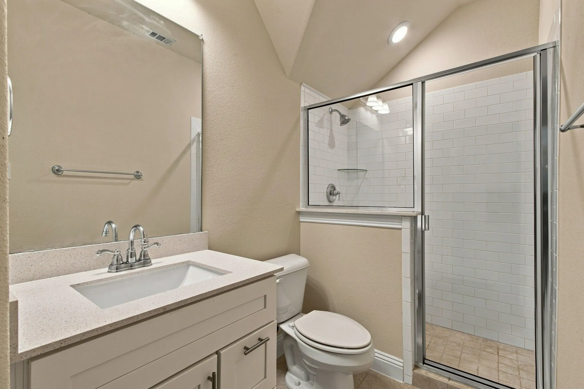 Townhouse For Sale in Denton County , 303 Ferndale Street, Lewisville, Texas 75056, 4 Bedroom, 4 Bathroom, 2 Garage spaces, 1,945 Sqft, built in 2018, mls#21372716, Real Estate Agent in Lewisville, Homes For Sale in Denton county, Homes For Sale in Lewisville, Realtor in Lewisville Texas, Real Estate Brokerage Independent Realty Texas, Luminita Cordes Realtor
