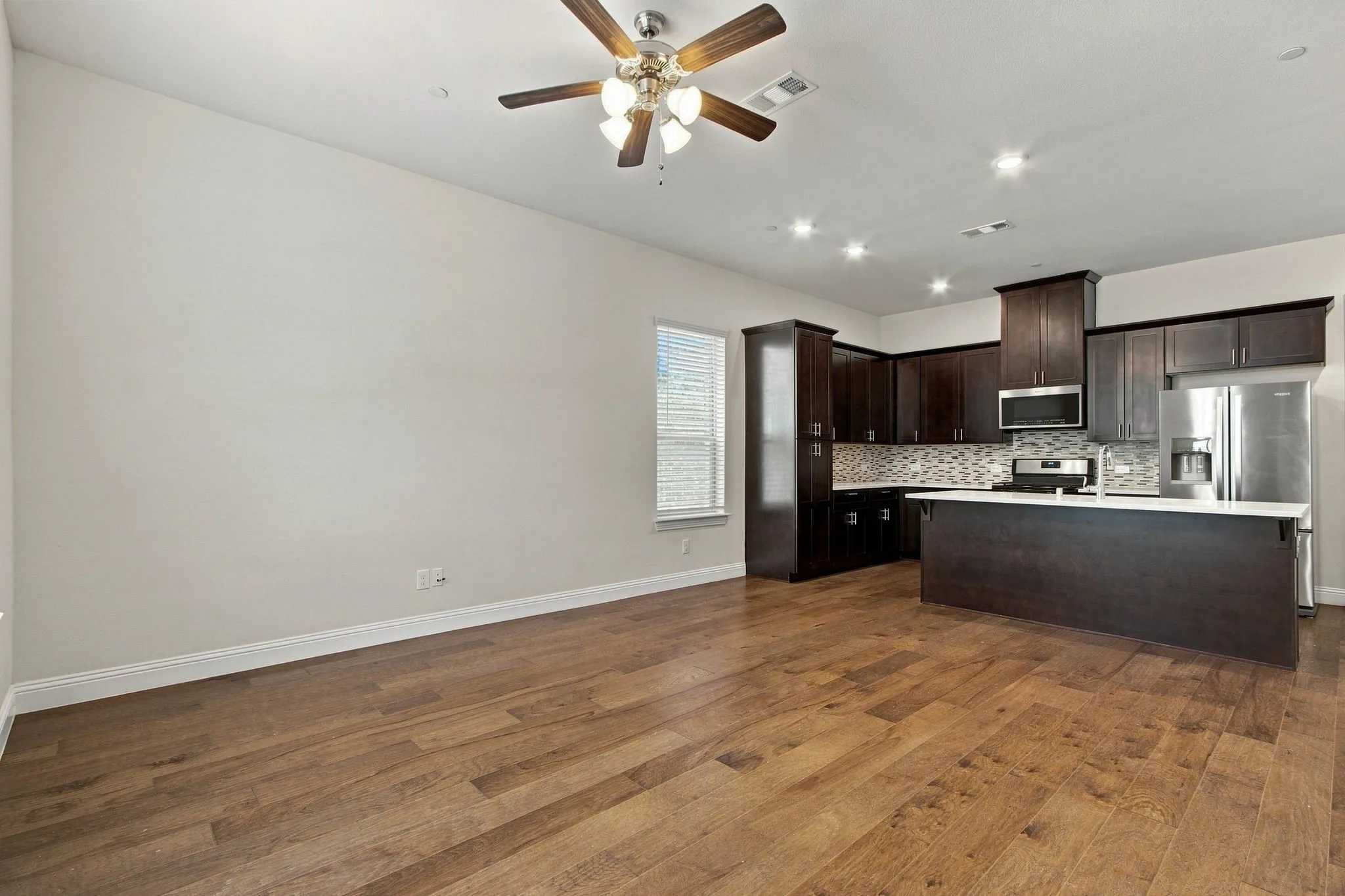 Townhouse For Sale in Denton County , 303 Ferndale Street, Lewisville, Texas 75056, 4 Bedroom, 4 Bathroom, 2 Garage spaces, 1,945 Sqft, built in 2018, mls#21372716, Real Estate Agent in Lewisville, Homes For Sale in Denton county, Homes For Sale in Lewisville, Realtor in Lewisville Texas, Real Estate Brokerage Independent Realty Texas, Luminita Cordes Realtor