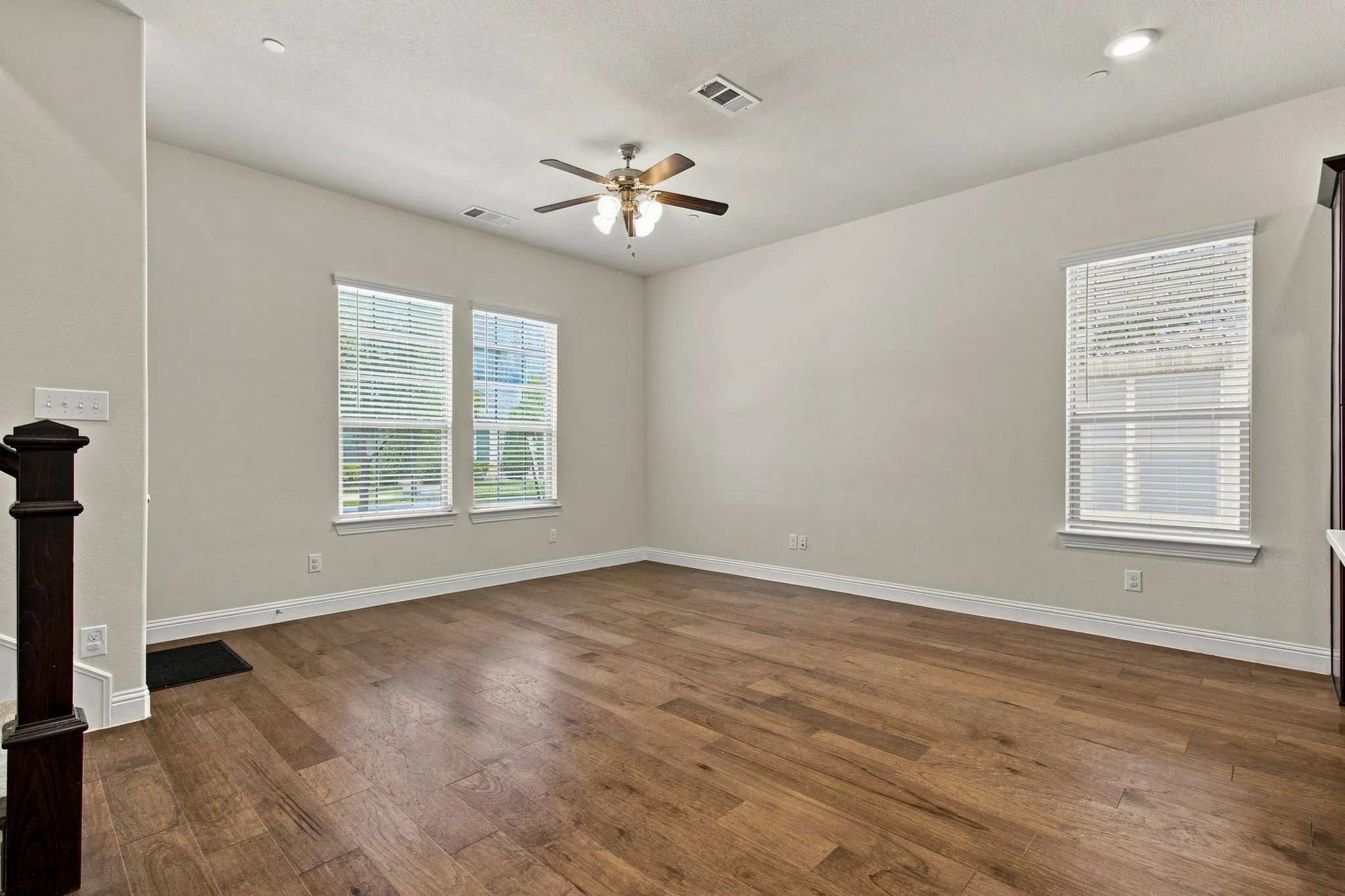 Townhouse For Sale in Denton County , 303 Ferndale Street, Lewisville, Texas 75056, 4 Bedroom, 4 Bathroom, 2 Garage spaces, 1,945 Sqft, built in 2018, mls#21372716, Real Estate Agent in Lewisville, Homes For Sale in Denton county, Homes For Sale in Lewisville, Realtor in Lewisville Texas, Real Estate Brokerage Independent Realty Texas, Luminita Cordes Realtor