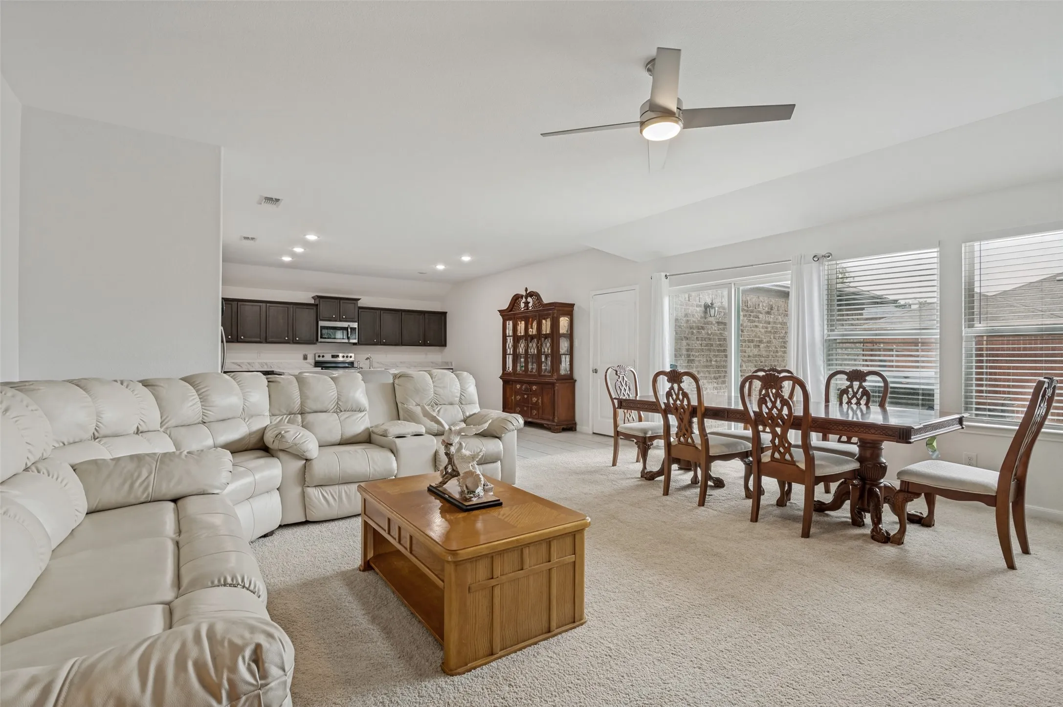 Single Family Residence For Sale in Dallas County , 4022 Meadow Canyon Drive, Lancaster, Texas 75146, 4 Bedroom, 2 Bathroom, 2 Garage spaces, 2,297 Sqft, built in 2017, mls#21372039, Real Estate Agent in Lancaster, Homes For Sale in Dallas county, Homes For Sale in Lancaster, Realtor in Lancaster Texas, Real Estate Brokerage Independent Realty Texas, Luminita Cordes Realtor