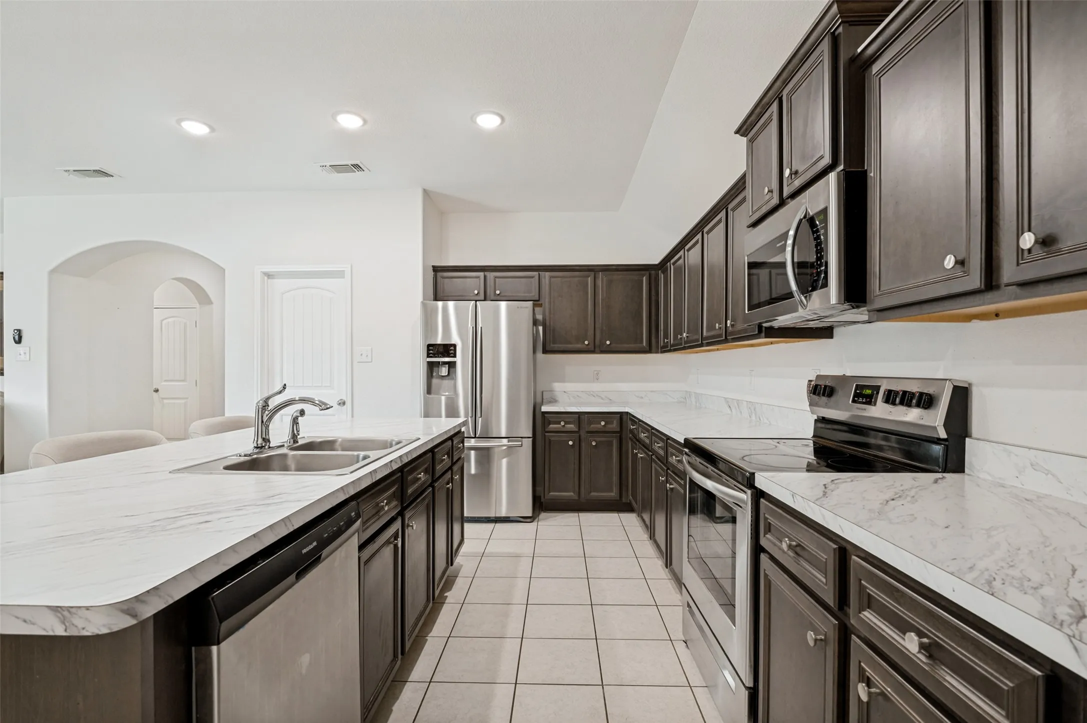 Single Family Residence For Sale in Dallas County , 4022 Meadow Canyon Drive, Lancaster, Texas 75146, 4 Bedroom, 2 Bathroom, 2 Garage spaces, 2,297 Sqft, built in 2017, mls#21372039, Real Estate Agent in Lancaster, Homes For Sale in Dallas county, Homes For Sale in Lancaster, Realtor in Lancaster Texas, Real Estate Brokerage Independent Realty Texas, Luminita Cordes Realtor