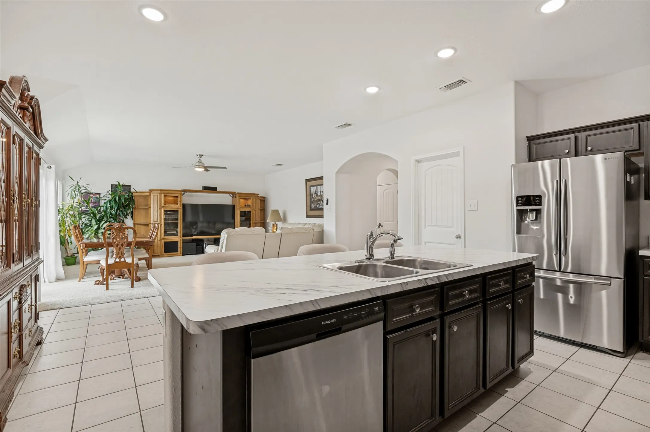 Single Family Residence For Sale in Dallas County , 4022 Meadow Canyon Drive, Lancaster, Texas 75146, 4 Bedroom, 2 Bathroom, 2 Garage spaces, 2,297 Sqft, built in 2017, mls#21372039, Real Estate Agent in Lancaster, Homes For Sale in Dallas county, Homes For Sale in Lancaster, Realtor in Lancaster Texas, Real Estate Brokerage Independent Realty Texas, Luminita Cordes Realtor