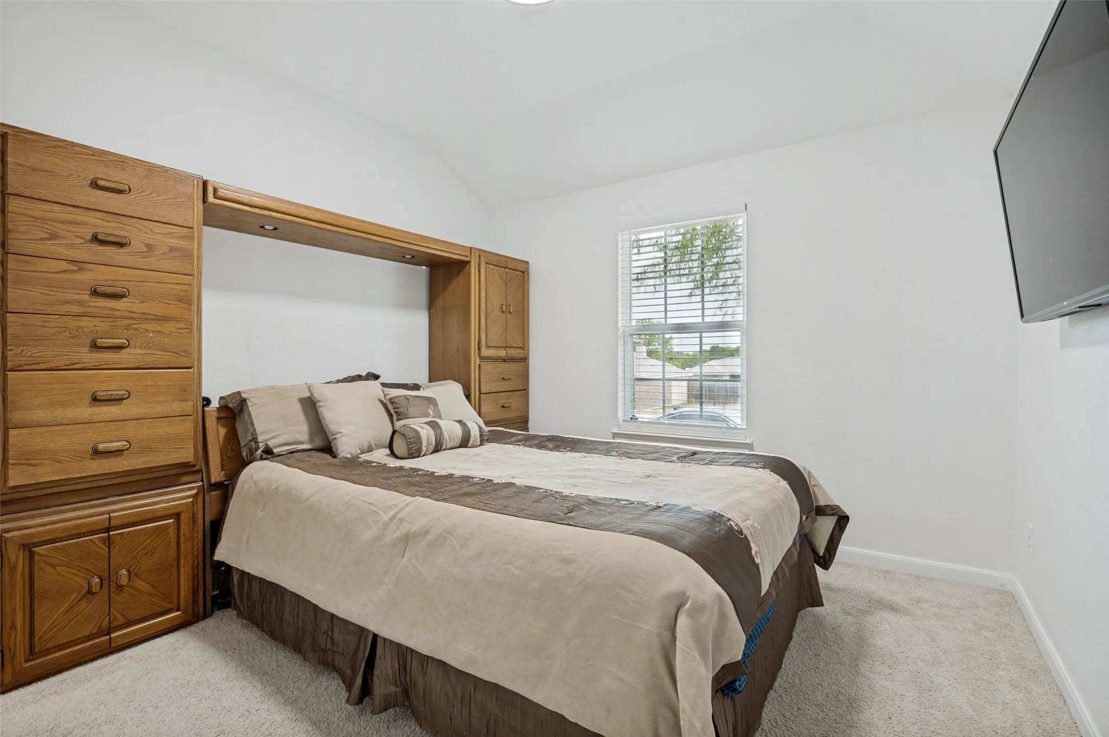 Single Family Residence For Sale in Dallas County , 4022 Meadow Canyon Drive, Lancaster, Texas 75146, 4 Bedroom, 2 Bathroom, 2 Garage spaces, 2,297 Sqft, built in 2017, mls#21372039, Real Estate Agent in Lancaster, Homes For Sale in Dallas county, Homes For Sale in Lancaster, Realtor in Lancaster Texas, Real Estate Brokerage Independent Realty Texas, Luminita Cordes Realtor