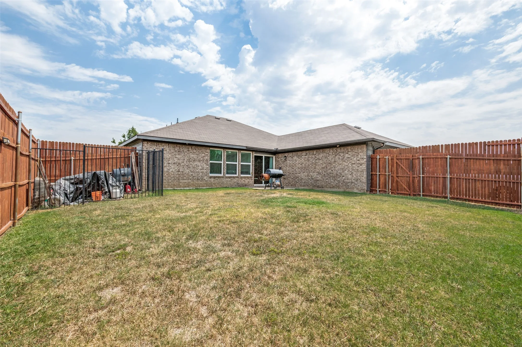 Single Family Residence For Sale in Dallas County , 4022 Meadow Canyon Drive, Lancaster, Texas 75146, 4 Bedroom, 2 Bathroom, 2 Garage spaces, 2,297 Sqft, built in 2017, mls#21372039, Real Estate Agent in Lancaster, Homes For Sale in Dallas county, Homes For Sale in Lancaster, Realtor in Lancaster Texas, Real Estate Brokerage Independent Realty Texas, Luminita Cordes Realtor