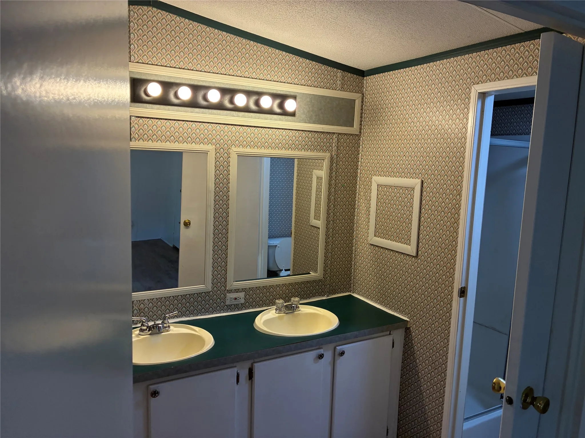 Mobile Home For Sale in Anderson County , 5372 AN CR 137, Elkhart, Texas 75839, 3 Bedroom, 2 Bathroom, Garage spaces, 1,344 Sqft, built in 1998, mls#21368983, Real Estate Agent in Elkhart, Homes For Sale in Anderson county, Homes For Sale in Elkhart, Realtor in Elkhart Texas, Real Estate Brokerage Independent Realty Texas, Luminita Cordes Realtor