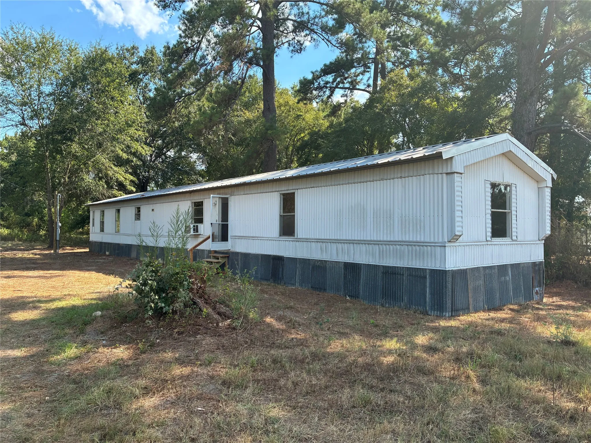 Mobile Home For Sale in Anderson County , 5372 AN CR 137, Elkhart, Texas 75839, 3 Bedroom, 2 Bathroom, Garage spaces, 1,344 Sqft, built in 1998, mls#21368983, Real Estate Agent in Elkhart, Homes For Sale in Anderson county, Homes For Sale in Elkhart, Realtor in Elkhart Texas, Real Estate Brokerage Independent Realty Texas, Luminita Cordes Realtor