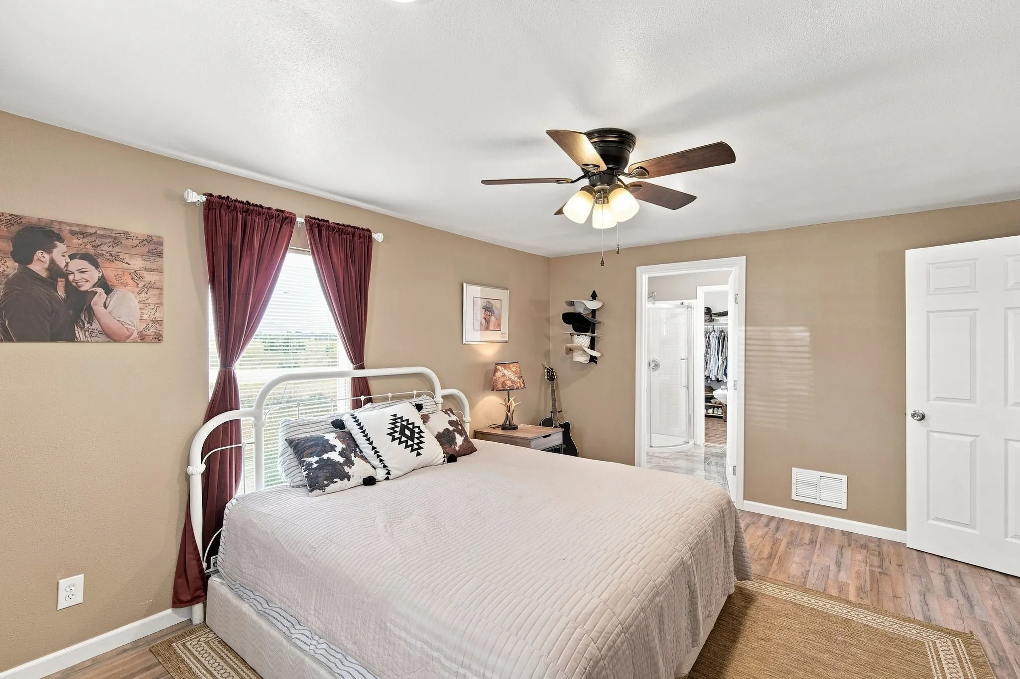 Single Family Residence For Sale in Navarro County , 6575 W State Highway 31, Corsicana, Texas 75110, 3 Bedroom, 2 Bathroom, Garage spaces, 1,264 Sqft, built in 0, mls#21372314, Real Estate Agent in Corsicana, Homes For Sale in Navarro county, Homes For Sale in Corsicana, Realtor in Corsicana Texas, Real Estate Brokerage Independent Realty Texas, Luminita Cordes Realtor