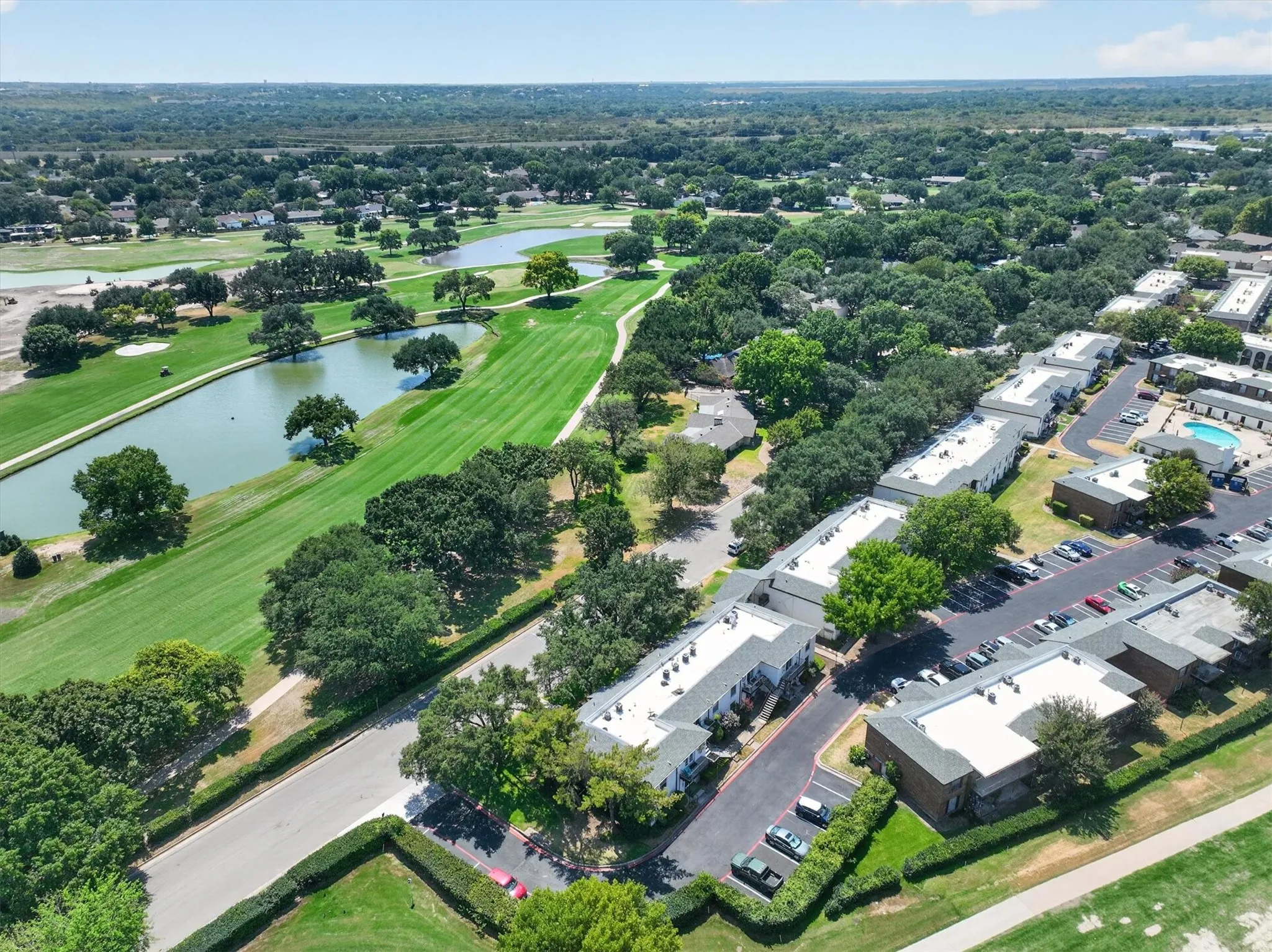 Condominium For Sale in Tarrant County , 4000 Ridglea Country Club Drive 102, Fort Worth, Texas 76126, 2 Bedroom, 2 Bathroom, Garage spaces, 1,392 Sqft, built in 1968, mls#21370884, Real Estate Agent in Fort Worth, Homes For Sale in Tarrant county, Homes For Sale in Fort Worth, Realtor in Fort Worth Texas, Real Estate Brokerage Independent Realty Texas, Luminita Cordes Realtor