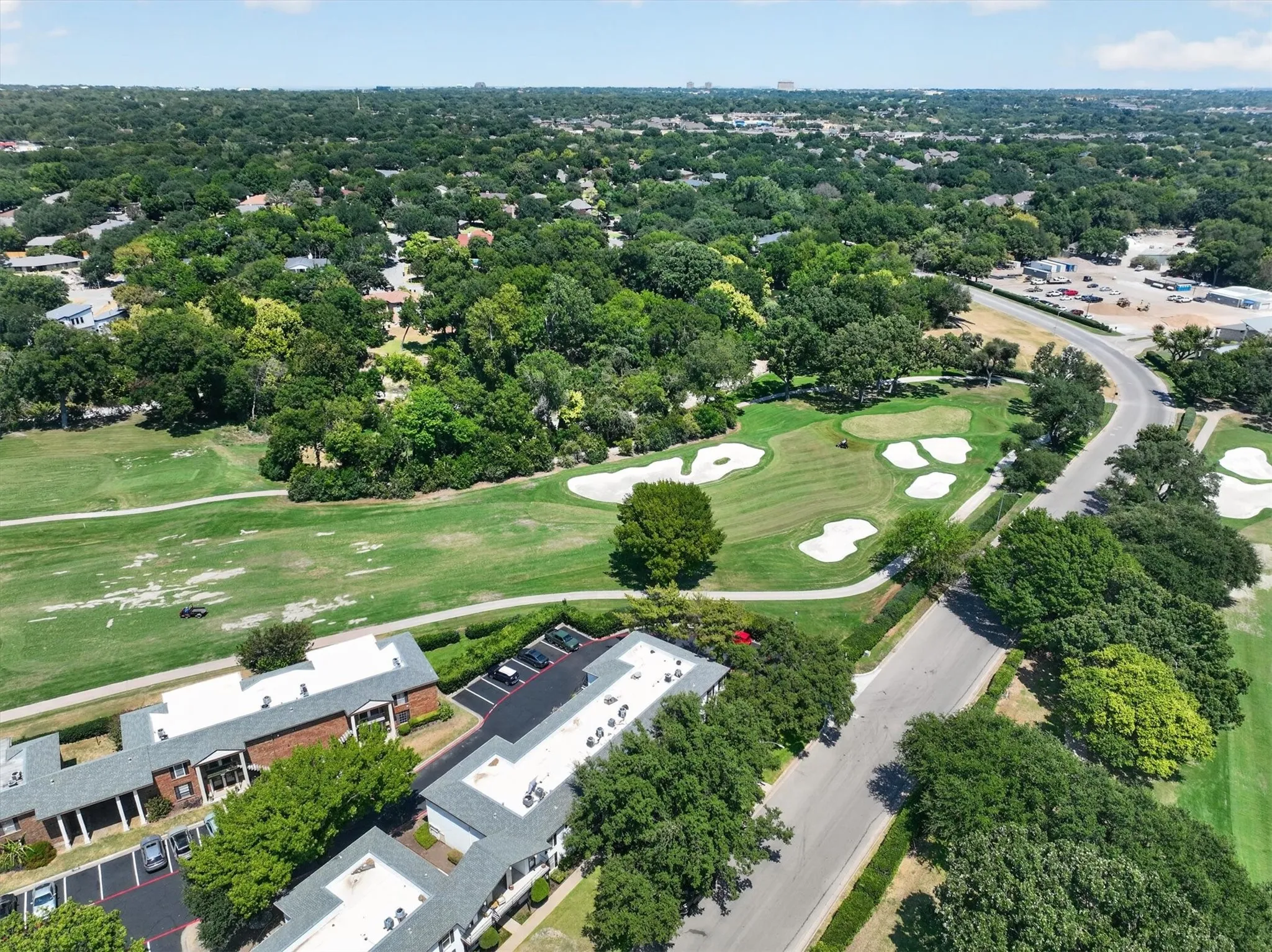 Condominium For Sale in Tarrant County , 4000 Ridglea Country Club Drive 102, Fort Worth, Texas 76126, 2 Bedroom, 2 Bathroom, Garage spaces, 1,392 Sqft, built in 1968, mls#21370884, Real Estate Agent in Fort Worth, Homes For Sale in Tarrant county, Homes For Sale in Fort Worth, Realtor in Fort Worth Texas, Real Estate Brokerage Independent Realty Texas, Luminita Cordes Realtor