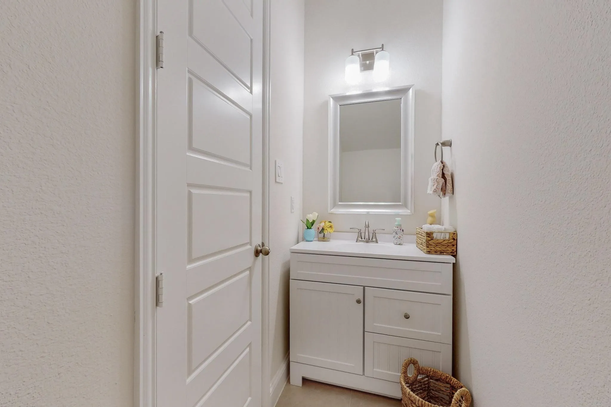 Townhouse For Sale in Dallas County , 12977 Wymeth Drive, Farmers Branch, Texas 75234, 3 Bedroom, 3 Bathroom, 2 Garage spaces, 1,863 Sqft, built in 2022, mls#21356328, Real Estate Agent in Farmers Branch, Homes For Sale in Dallas county, Homes For Sale in Farmers Branch, Realtor in Farmers Branch Texas, Real Estate Brokerage Independent Realty Texas, Luminita Cordes Realtor