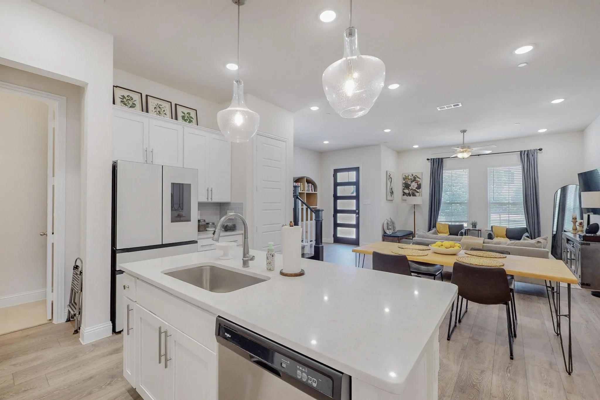 Townhouse For Sale in Dallas County , 12977 Wymeth Drive, Farmers Branch, Texas 75234, 3 Bedroom, 3 Bathroom, 2 Garage spaces, 1,863 Sqft, built in 2022, mls#21356328, Real Estate Agent in Farmers Branch, Homes For Sale in Dallas county, Homes For Sale in Farmers Branch, Realtor in Farmers Branch Texas, Real Estate Brokerage Independent Realty Texas, Luminita Cordes Realtor