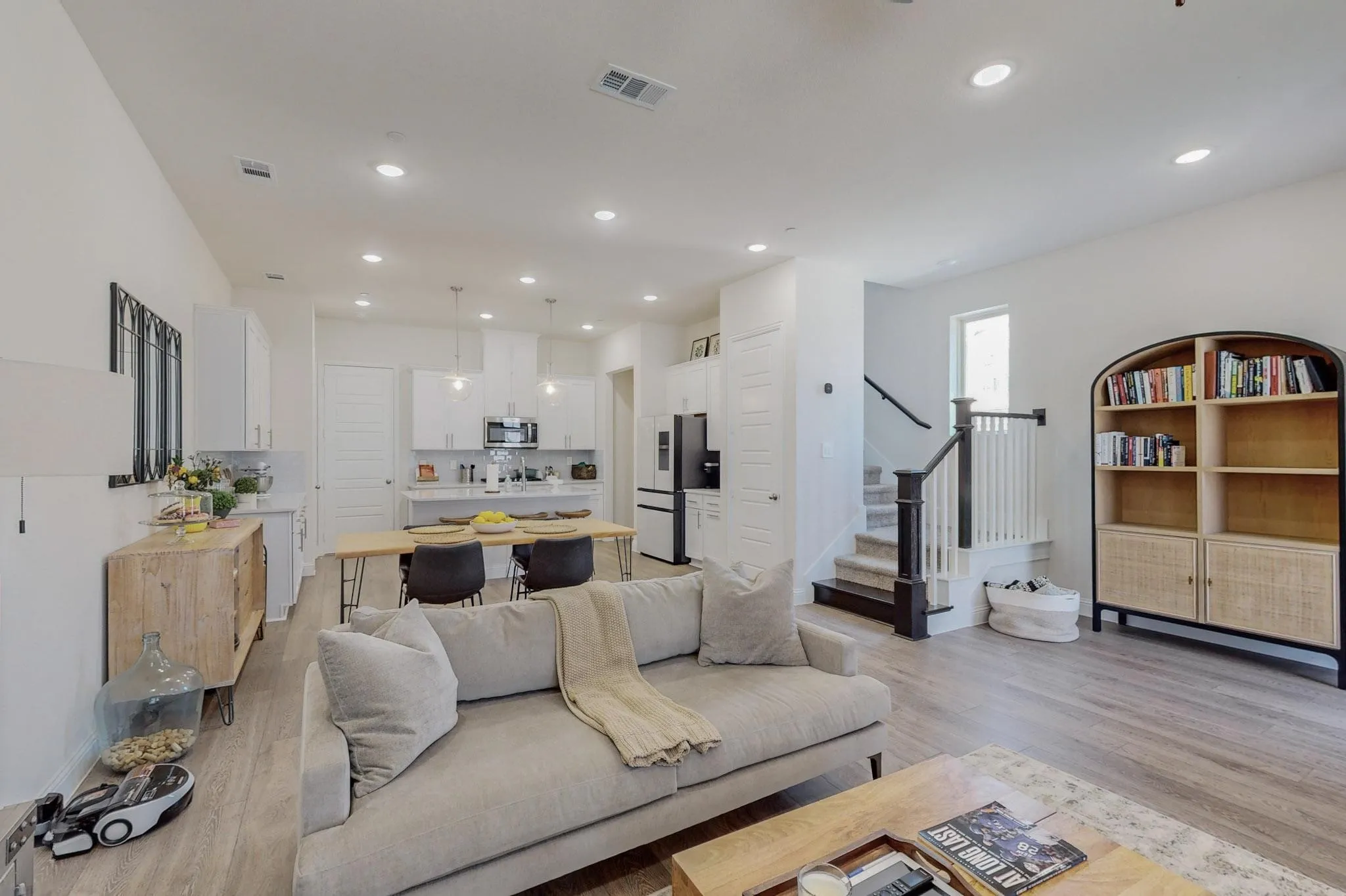 Townhouse For Sale in Dallas County , 12977 Wymeth Drive, Farmers Branch, Texas 75234, 3 Bedroom, 3 Bathroom, 2 Garage spaces, 1,863 Sqft, built in 2022, mls#21356328, Real Estate Agent in Farmers Branch, Homes For Sale in Dallas county, Homes For Sale in Farmers Branch, Realtor in Farmers Branch Texas, Real Estate Brokerage Independent Realty Texas, Luminita Cordes Realtor