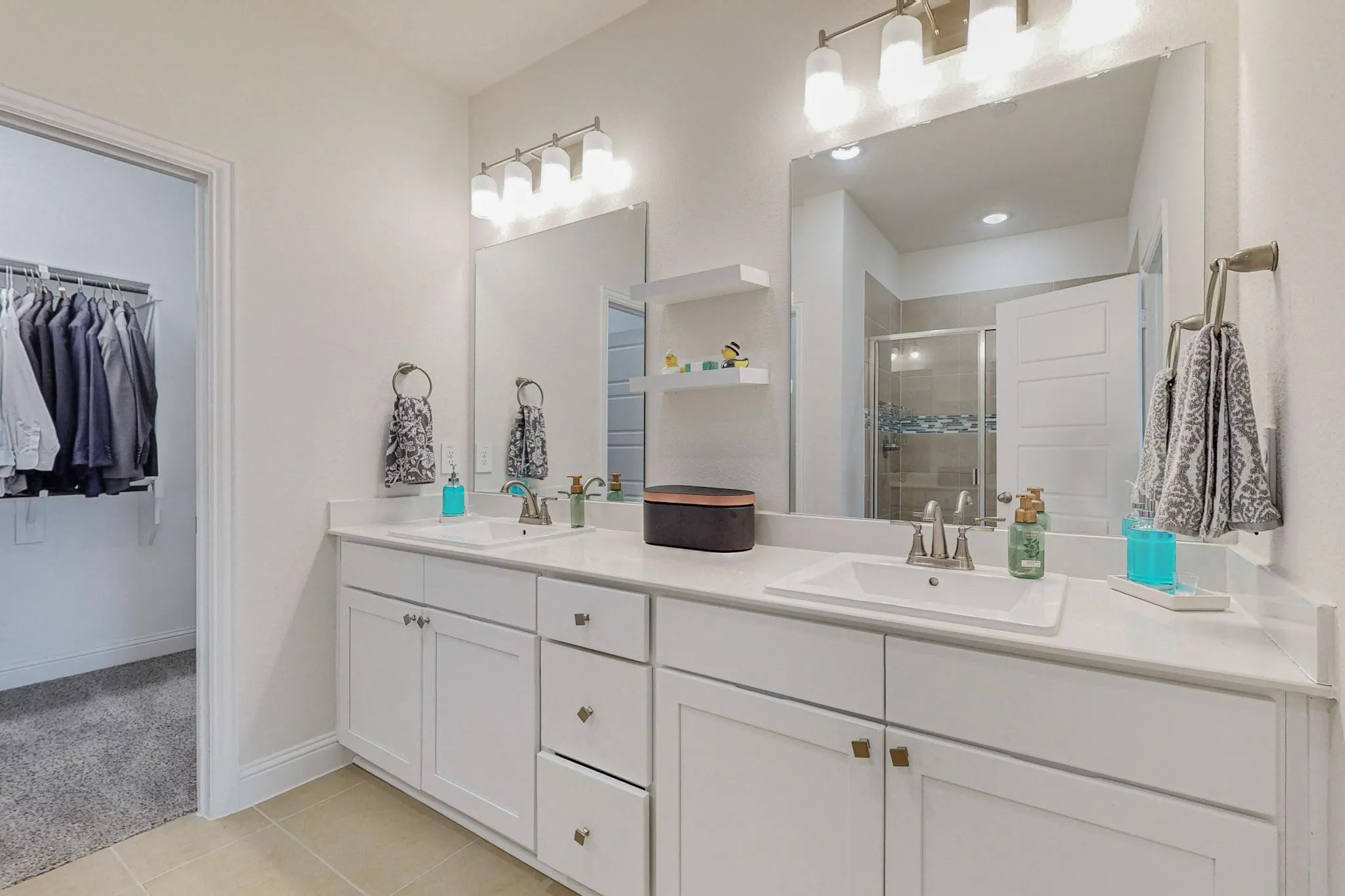 Townhouse For Sale in Dallas County , 12977 Wymeth Drive, Farmers Branch, Texas 75234, 3 Bedroom, 3 Bathroom, 2 Garage spaces, 1,863 Sqft, built in 2022, mls#21356328, Real Estate Agent in Farmers Branch, Homes For Sale in Dallas county, Homes For Sale in Farmers Branch, Realtor in Farmers Branch Texas, Real Estate Brokerage Independent Realty Texas, Luminita Cordes Realtor