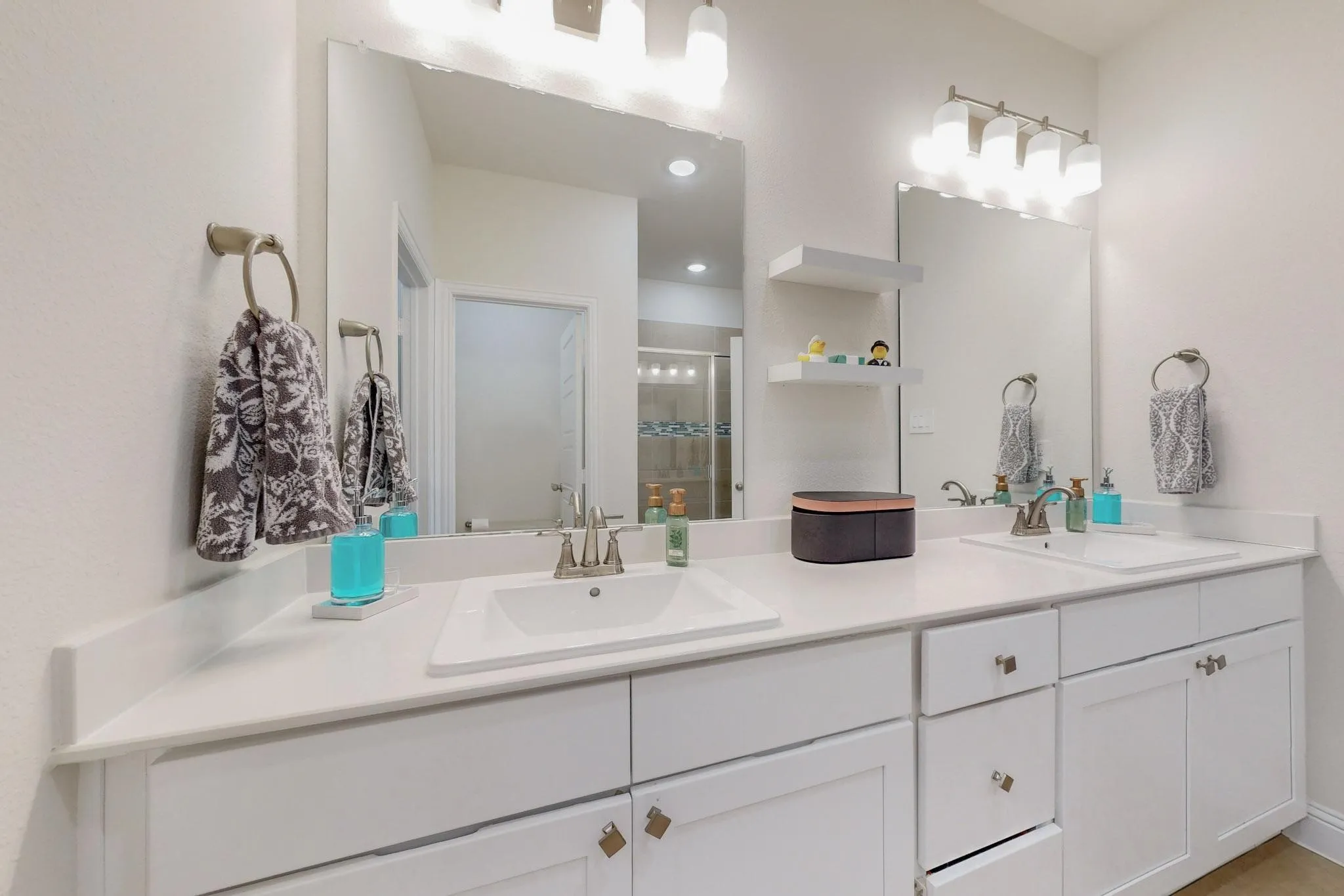 Townhouse For Sale in Dallas County , 12977 Wymeth Drive, Farmers Branch, Texas 75234, 3 Bedroom, 3 Bathroom, 2 Garage spaces, 1,863 Sqft, built in 2022, mls#21356328, Real Estate Agent in Farmers Branch, Homes For Sale in Dallas county, Homes For Sale in Farmers Branch, Realtor in Farmers Branch Texas, Real Estate Brokerage Independent Realty Texas, Luminita Cordes Realtor
