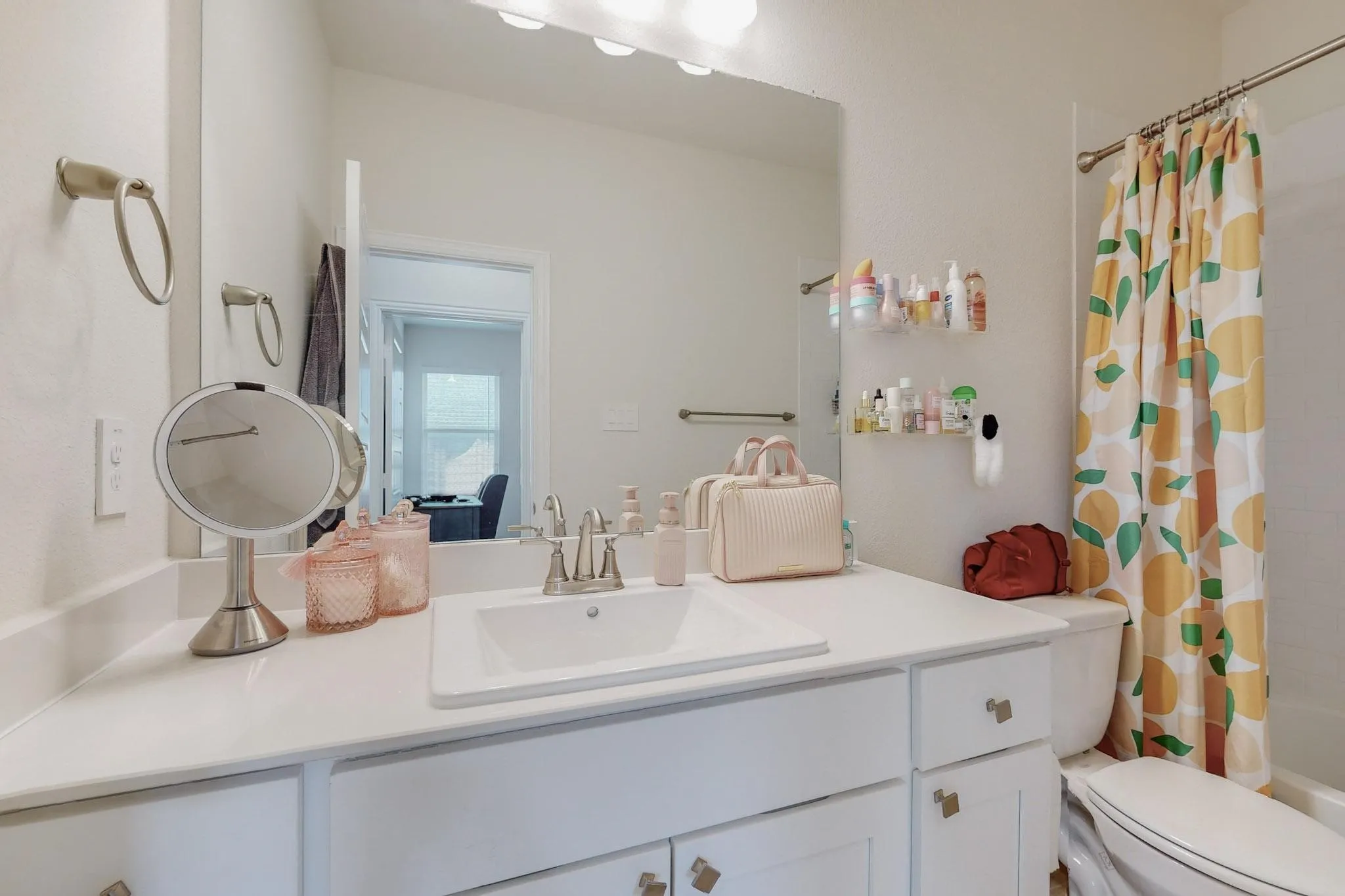 Townhouse For Sale in Dallas County , 12977 Wymeth Drive, Farmers Branch, Texas 75234, 3 Bedroom, 3 Bathroom, 2 Garage spaces, 1,863 Sqft, built in 2022, mls#21356328, Real Estate Agent in Farmers Branch, Homes For Sale in Dallas county, Homes For Sale in Farmers Branch, Realtor in Farmers Branch Texas, Real Estate Brokerage Independent Realty Texas, Luminita Cordes Realtor