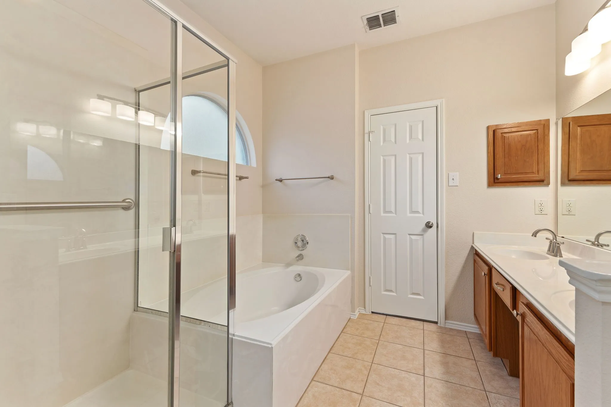 Single Family Residence For Rent in Collin County , 3905 Hawkins Drive, Mc Kinney, Texas 75072, 3 Bedroom, 2 Bathroom, 2 Garage spaces, 1,844 Sqft, built in 2001, mls#21370973, Real Estate Agent in Mc Kinney, Homes For Rent in Collin county, Homes For Rent in Mc Kinney, Realtor in Mc Kinney Texas, Real Estate Brokerage Independent Realty Texas, Luminita Cordes Realtor