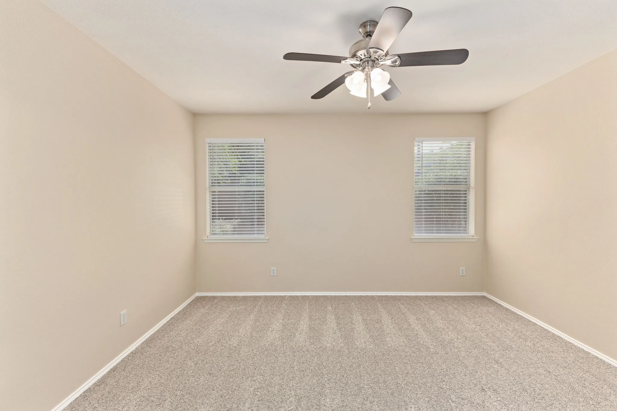 Single Family Residence For Rent in Collin County , 3905 Hawkins Drive, Mc Kinney, Texas 75072, 3 Bedroom, 2 Bathroom, 2 Garage spaces, 1,844 Sqft, built in 2001, mls#21370973, Real Estate Agent in Mc Kinney, Homes For Rent in Collin county, Homes For Rent in Mc Kinney, Realtor in Mc Kinney Texas, Real Estate Brokerage Independent Realty Texas, Luminita Cordes Realtor