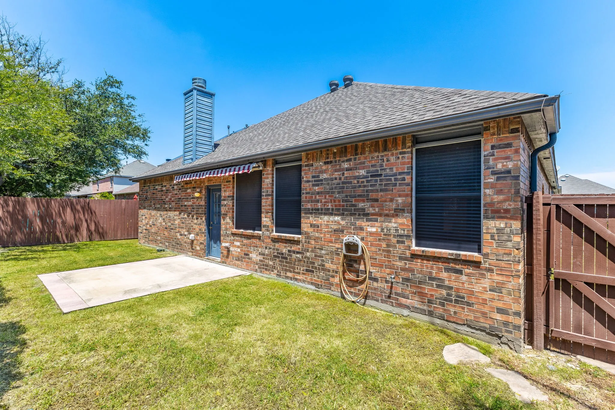 Single Family Residence For Rent in Collin County , 3905 Hawkins Drive, Mc Kinney, Texas 75072, 3 Bedroom, 2 Bathroom, 2 Garage spaces, 1,844 Sqft, built in 2001, mls#21370973, Real Estate Agent in Mc Kinney, Homes For Rent in Collin county, Homes For Rent in Mc Kinney, Realtor in Mc Kinney Texas, Real Estate Brokerage Independent Realty Texas, Luminita Cordes Realtor