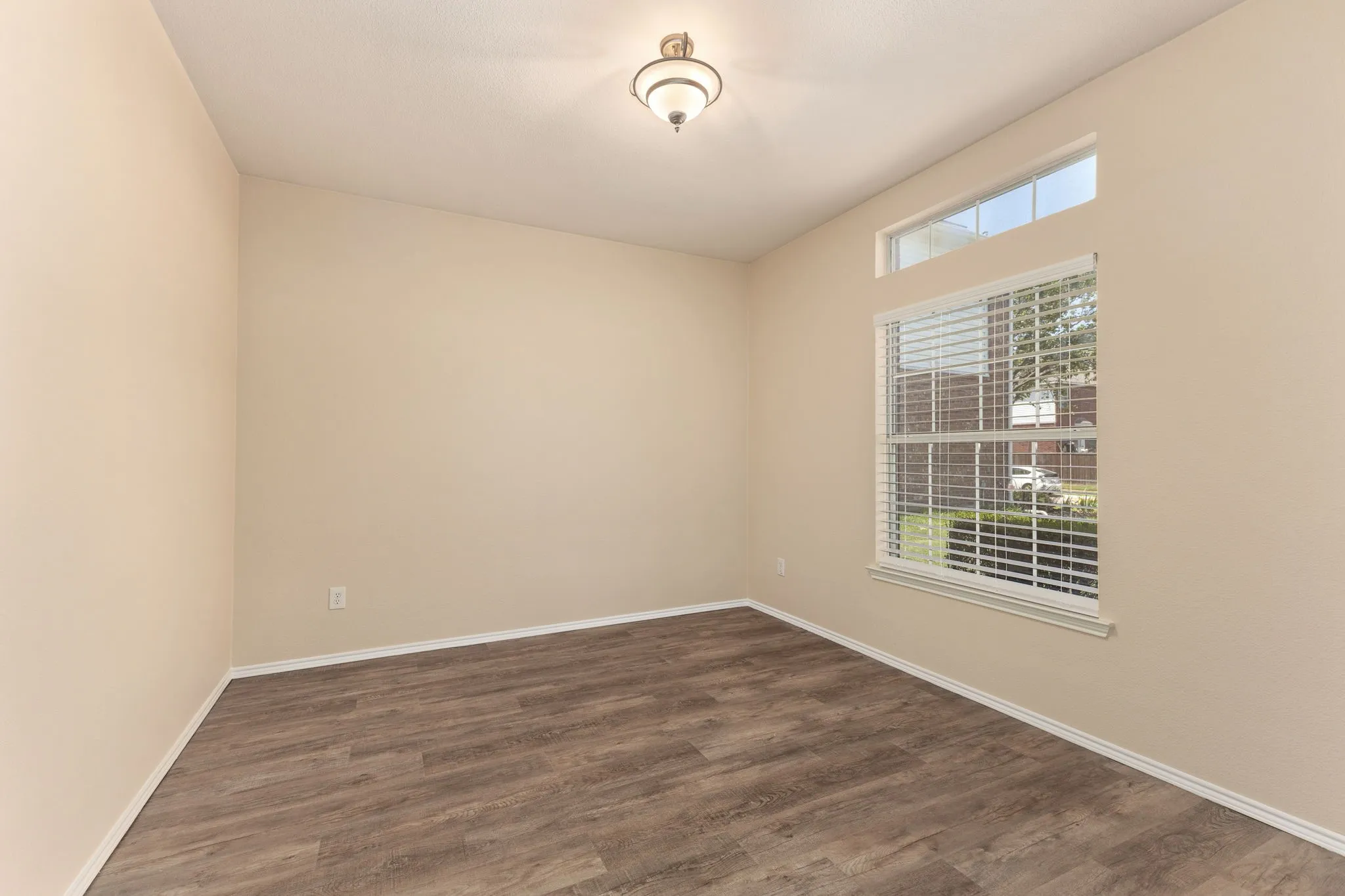 Single Family Residence For Rent in Collin County , 3905 Hawkins Drive, Mc Kinney, Texas 75072, 3 Bedroom, 2 Bathroom, 2 Garage spaces, 1,844 Sqft, built in 2001, mls#21370973, Real Estate Agent in Mc Kinney, Homes For Rent in Collin county, Homes For Rent in Mc Kinney, Realtor in Mc Kinney Texas, Real Estate Brokerage Independent Realty Texas, Luminita Cordes Realtor