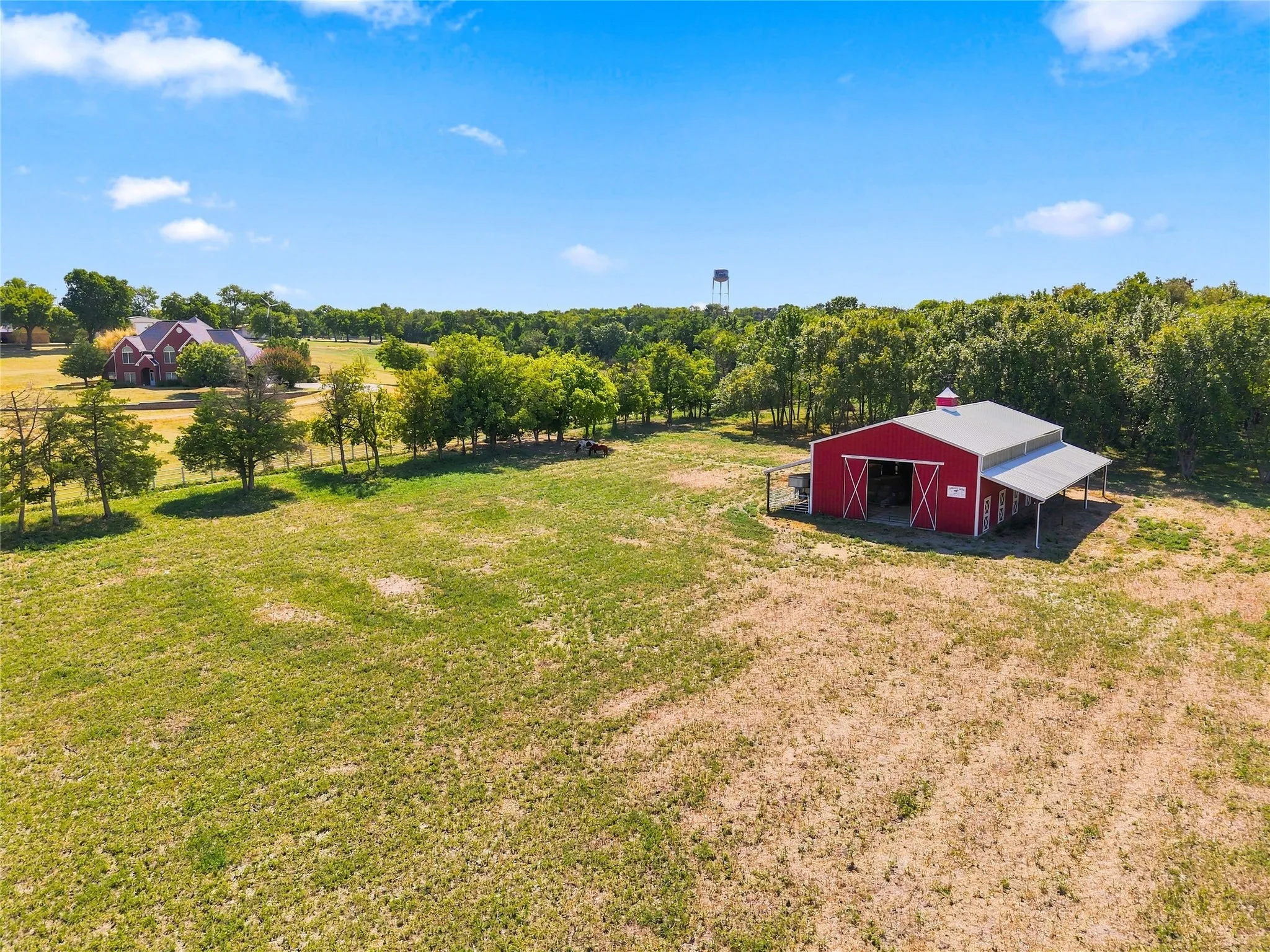 Single Family Residence For Sale in Fannin County , 16582 US Highway 82 E, Honey Grove, Texas 75446, 3 Bedroom, 3 Bathroom, 3 Garage spaces, 3,600 Sqft, built in 2000, mls#21370087, Real Estate Agent in Honey Grove, Homes For Sale in Fannin county, Homes For Sale in Honey Grove, Realtor in Honey Grove Texas, Real Estate Brokerage Independent Realty Texas, Luminita Cordes Realtor