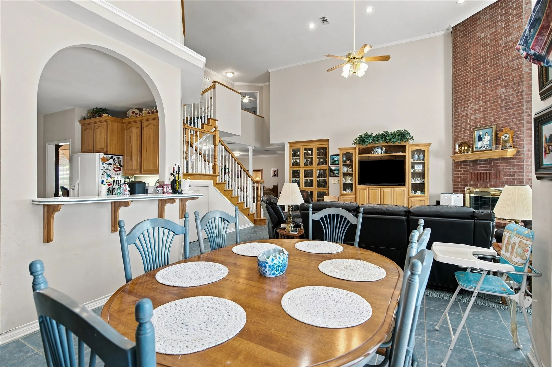 Single Family Residence For Sale in Fannin County , 16582 US Highway 82 E, Honey Grove, Texas 75446, 3 Bedroom, 3 Bathroom, 3 Garage spaces, 3,600 Sqft, built in 2000, mls#21370087, Real Estate Agent in Honey Grove, Homes For Sale in Fannin county, Homes For Sale in Honey Grove, Realtor in Honey Grove Texas, Real Estate Brokerage Independent Realty Texas, Luminita Cordes Realtor