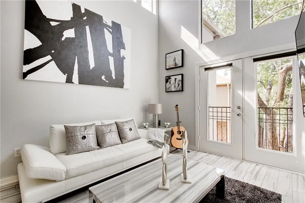 Condominium For Rent in Dallas County , 5111 Manett Street 203, Dallas, Texas 75206, 1 Bedroom, 1 Bathroom, Garage spaces, 730 Sqft, built in 2001, mls#21372729, Real Estate Agent in Dallas, Homes For Rent in Dallas county, Homes For Rent in Dallas, Realtor in Dallas Texas, Real Estate Brokerage Independent Realty Texas, Luminita Cordes Realtor