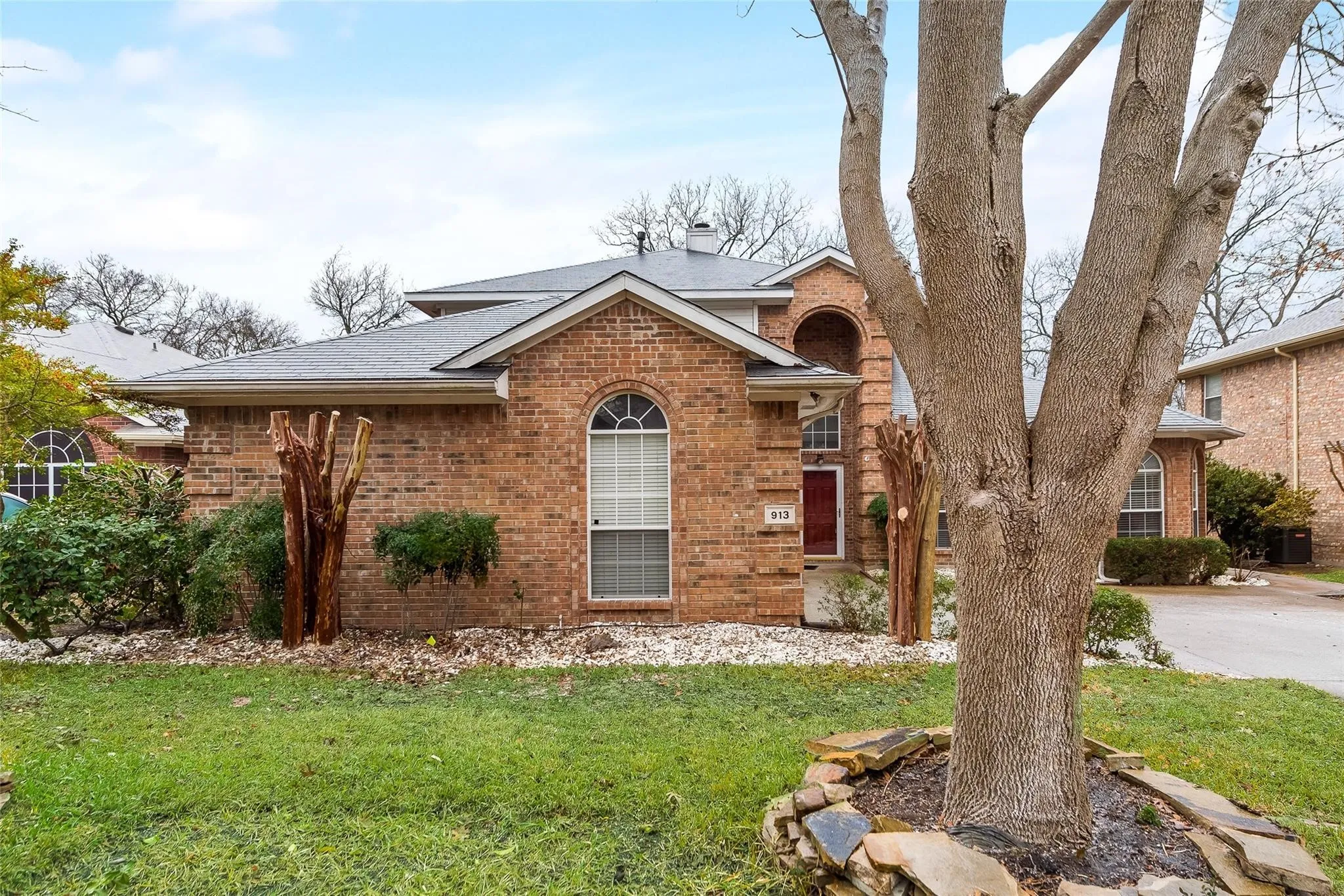 Single Family Residence For Rent in Rockwall County , 913 Wisperwood Drive, Rockwall, Texas 75087, 4 Bedroom, 3 Bathroom, 2 Garage spaces, 2,795 Sqft, built in 2000, mls#21367398, Real Estate Agent in Rockwall, Homes For Rent in Rockwall county, Homes For Rent in Rockwall, Realtor in Rockwall Texas, Real Estate Brokerage Independent Realty Texas, Luminita Cordes Realtor