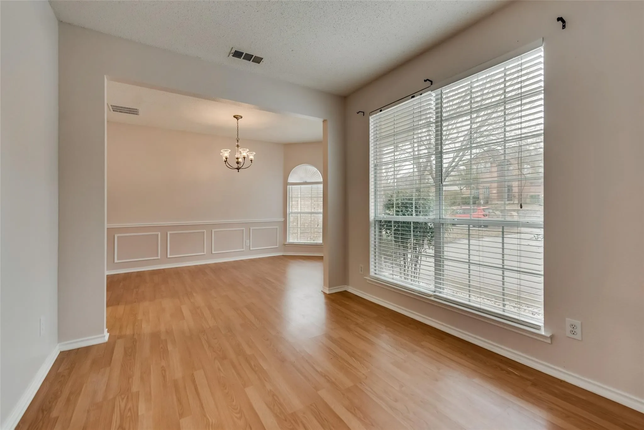 Single Family Residence For Rent in Rockwall County , 913 Wisperwood Drive, Rockwall, Texas 75087, 4 Bedroom, 3 Bathroom, 2 Garage spaces, 2,795 Sqft, built in 2000, mls#21367398, Real Estate Agent in Rockwall, Homes For Rent in Rockwall county, Homes For Rent in Rockwall, Realtor in Rockwall Texas, Real Estate Brokerage Independent Realty Texas, Luminita Cordes Realtor