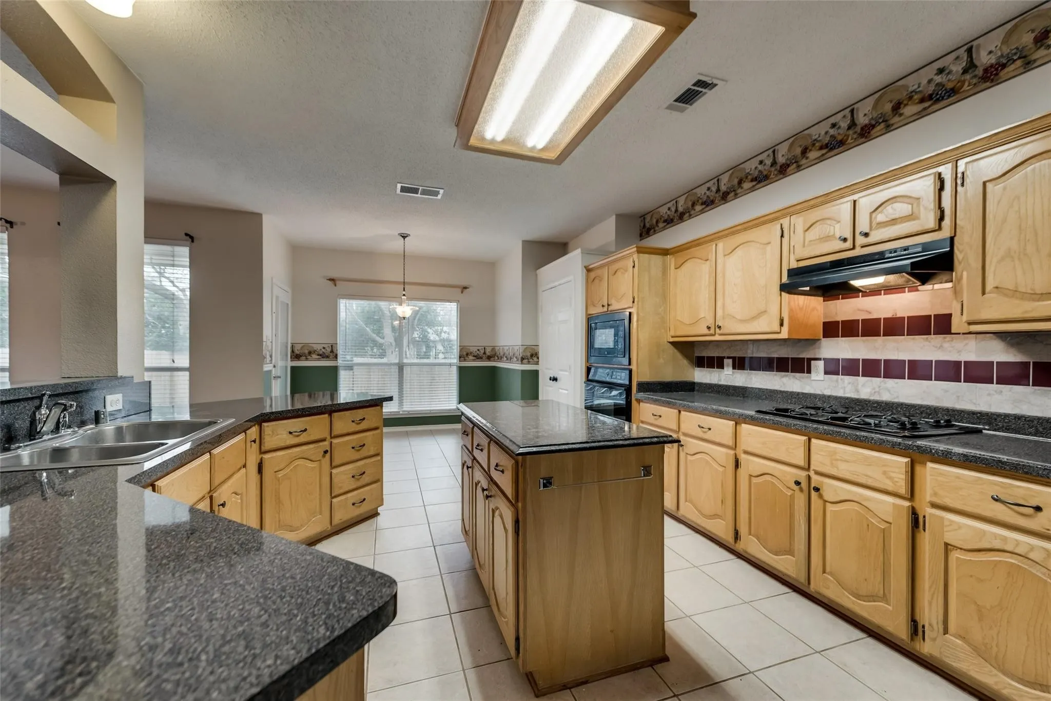Single Family Residence For Rent in Rockwall County , 913 Wisperwood Drive, Rockwall, Texas 75087, 4 Bedroom, 3 Bathroom, 2 Garage spaces, 2,795 Sqft, built in 2000, mls#21367398, Real Estate Agent in Rockwall, Homes For Rent in Rockwall county, Homes For Rent in Rockwall, Realtor in Rockwall Texas, Real Estate Brokerage Independent Realty Texas, Luminita Cordes Realtor