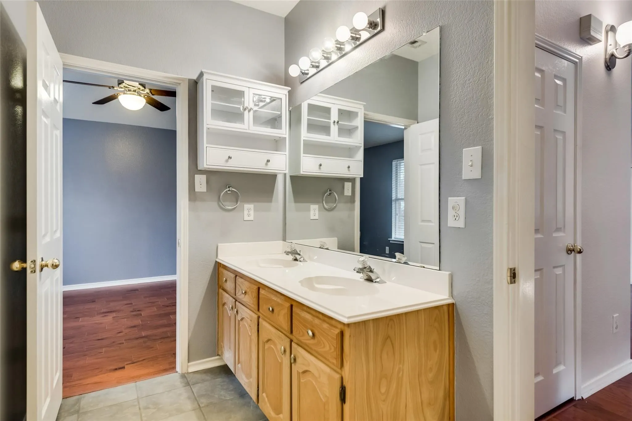 Single Family Residence For Rent in Rockwall County , 913 Wisperwood Drive, Rockwall, Texas 75087, 4 Bedroom, 3 Bathroom, 2 Garage spaces, 2,795 Sqft, built in 2000, mls#21367398, Real Estate Agent in Rockwall, Homes For Rent in Rockwall county, Homes For Rent in Rockwall, Realtor in Rockwall Texas, Real Estate Brokerage Independent Realty Texas, Luminita Cordes Realtor