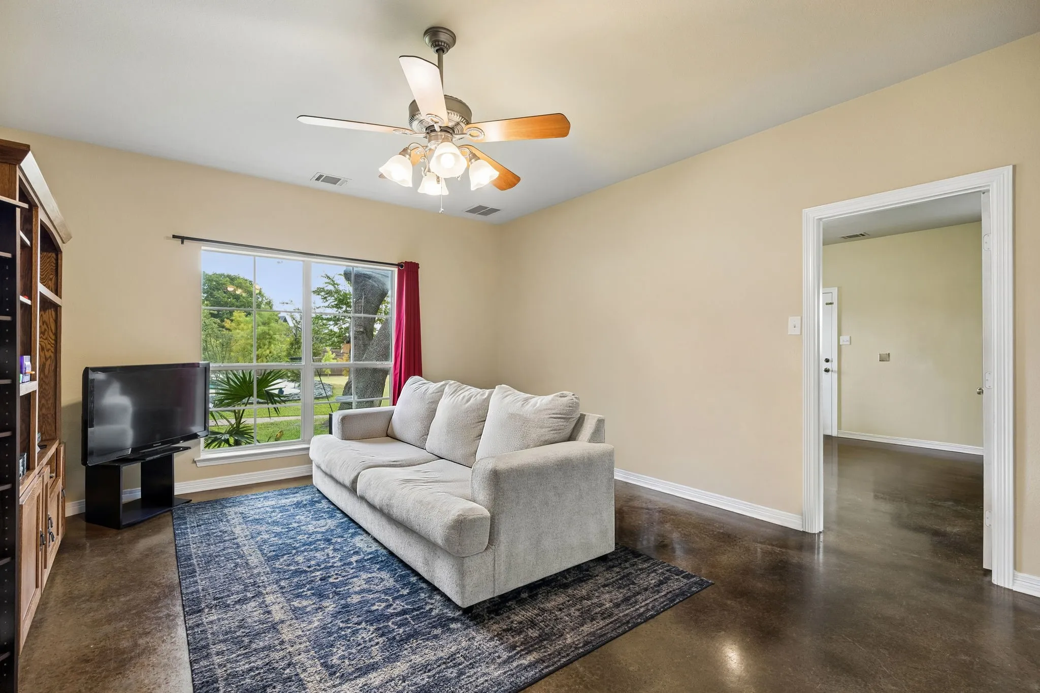 Single Family Residence For Sale in Ellis County , 2430 Savanna Circle, Midlothian, Texas 76065, 4 Bedroom, 3 Bathroom, 3 Garage spaces, 3,868 Sqft, built in 2001, mls#21372726, Real Estate Agent in Midlothian, Homes For Sale in Ellis county, Homes For Sale in Midlothian, Realtor in Midlothian Texas, Real Estate Brokerage Independent Realty Texas, Luminita Cordes Realtor