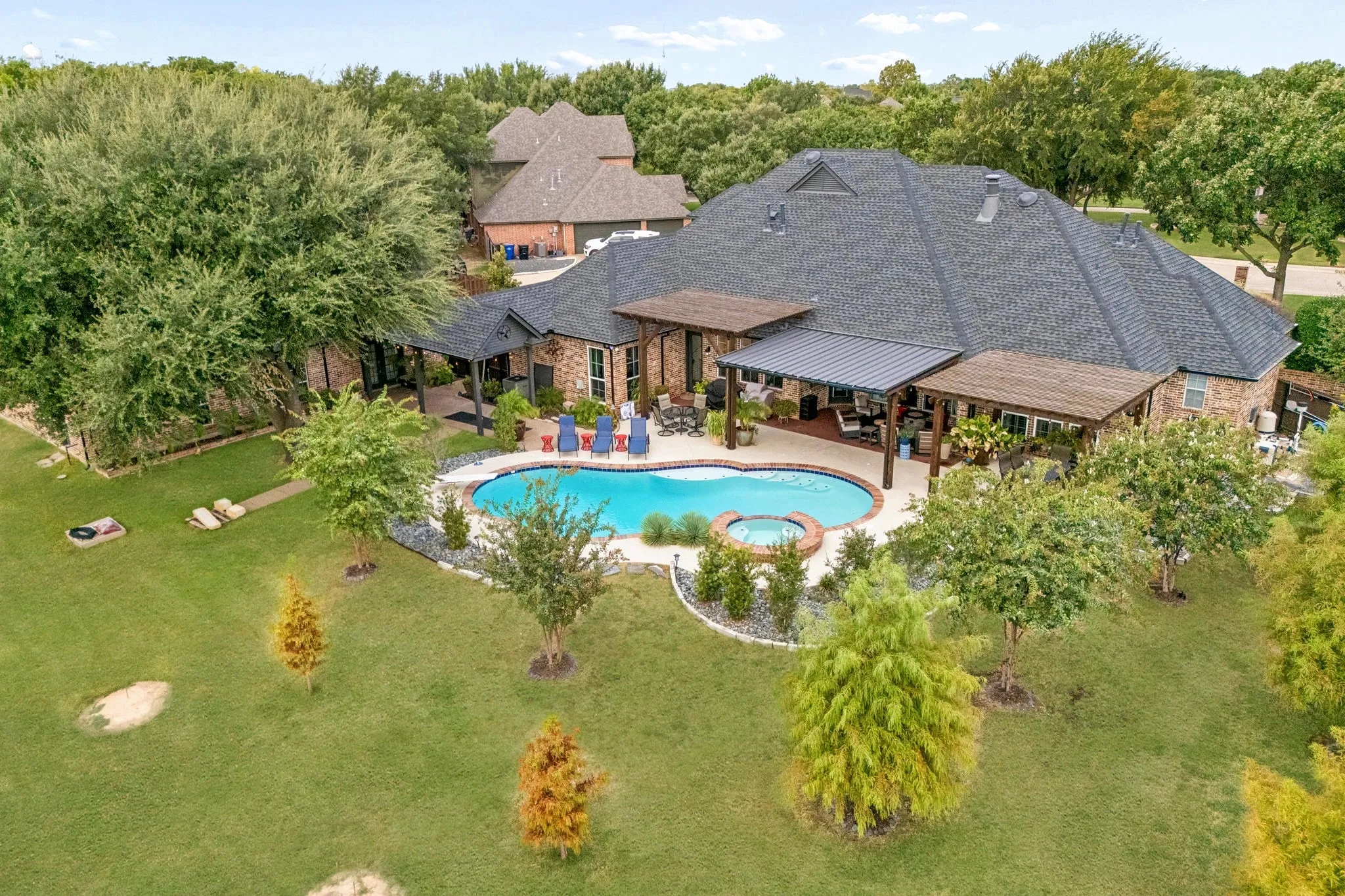 Single Family Residence For Sale in Ellis County , 2430 Savanna Circle, Midlothian, Texas 76065, 4 Bedroom, 3 Bathroom, 3 Garage spaces, 3,868 Sqft, built in 2001, mls#21372726, Real Estate Agent in Midlothian, Homes For Sale in Ellis county, Homes For Sale in Midlothian, Realtor in Midlothian Texas, Real Estate Brokerage Independent Realty Texas, Luminita Cordes Realtor