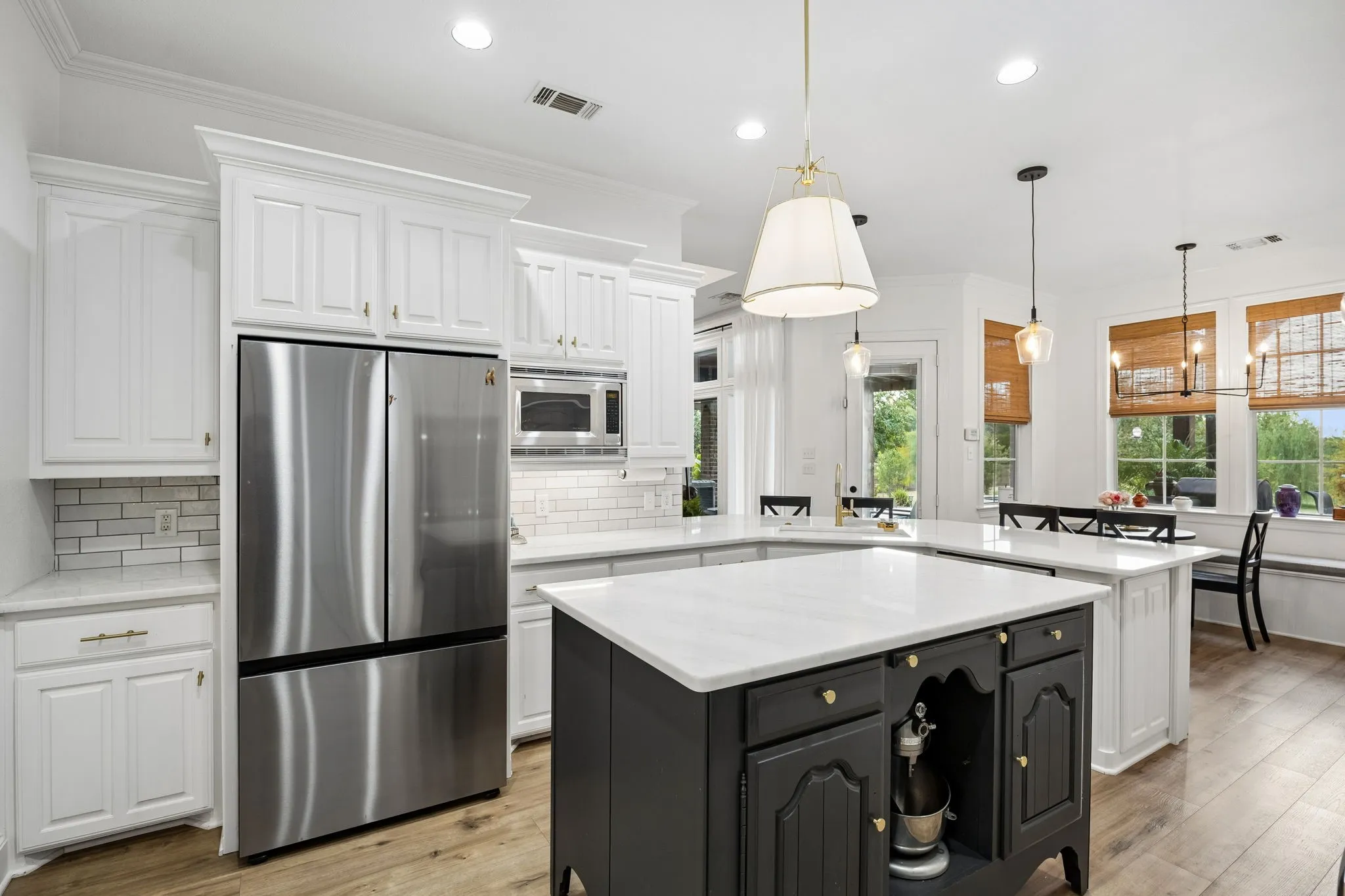 Single Family Residence For Sale in Ellis County , 2430 Savanna Circle, Midlothian, Texas 76065, 4 Bedroom, 3 Bathroom, 3 Garage spaces, 3,868 Sqft, built in 2001, mls#21372726, Real Estate Agent in Midlothian, Homes For Sale in Ellis county, Homes For Sale in Midlothian, Realtor in Midlothian Texas, Real Estate Brokerage Independent Realty Texas, Luminita Cordes Realtor