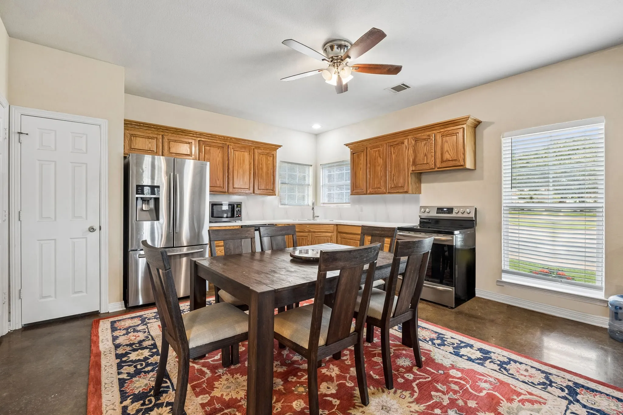 Single Family Residence For Sale in Ellis County , 2430 Savanna Circle, Midlothian, Texas 76065, 4 Bedroom, 3 Bathroom, 3 Garage spaces, 3,868 Sqft, built in 2001, mls#21372726, Real Estate Agent in Midlothian, Homes For Sale in Ellis county, Homes For Sale in Midlothian, Realtor in Midlothian Texas, Real Estate Brokerage Independent Realty Texas, Luminita Cordes Realtor