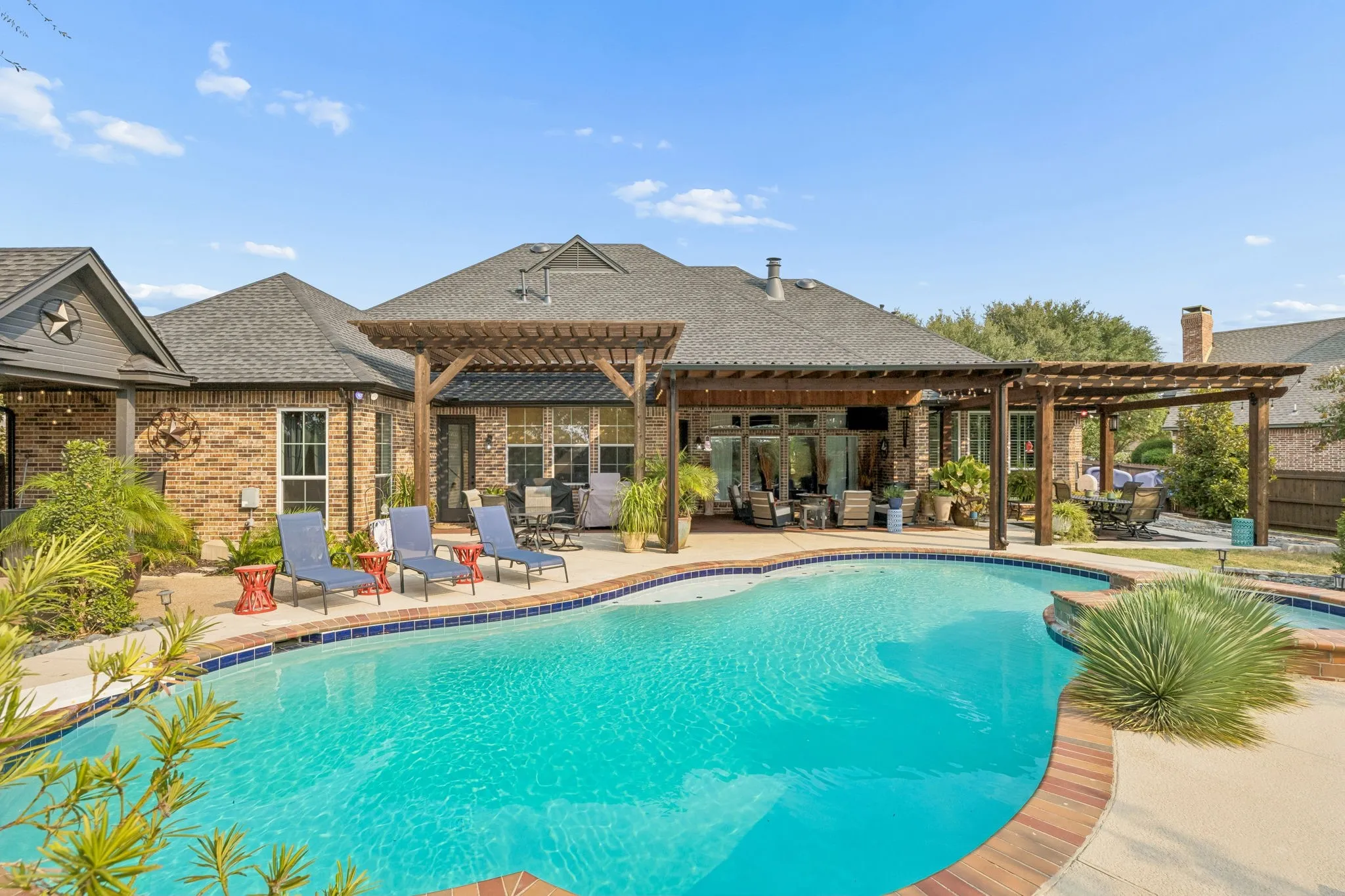Single Family Residence For Sale in Ellis County , 2430 Savanna Circle, Midlothian, Texas 76065, 4 Bedroom, 3 Bathroom, 3 Garage spaces, 3,868 Sqft, built in 2001, mls#21372726, Real Estate Agent in Midlothian, Homes For Sale in Ellis county, Homes For Sale in Midlothian, Realtor in Midlothian Texas, Real Estate Brokerage Independent Realty Texas, Luminita Cordes Realtor