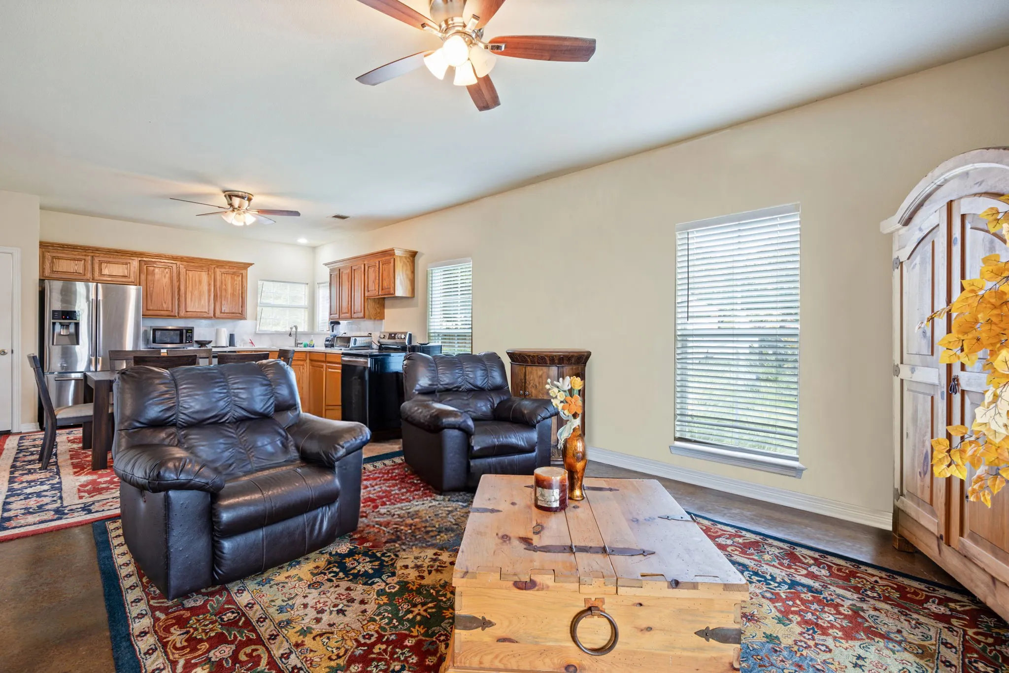 Single Family Residence For Sale in Ellis County , 2430 Savanna Circle, Midlothian, Texas 76065, 4 Bedroom, 3 Bathroom, 3 Garage spaces, 3,868 Sqft, built in 2001, mls#21372726, Real Estate Agent in Midlothian, Homes For Sale in Ellis county, Homes For Sale in Midlothian, Realtor in Midlothian Texas, Real Estate Brokerage Independent Realty Texas, Luminita Cordes Realtor