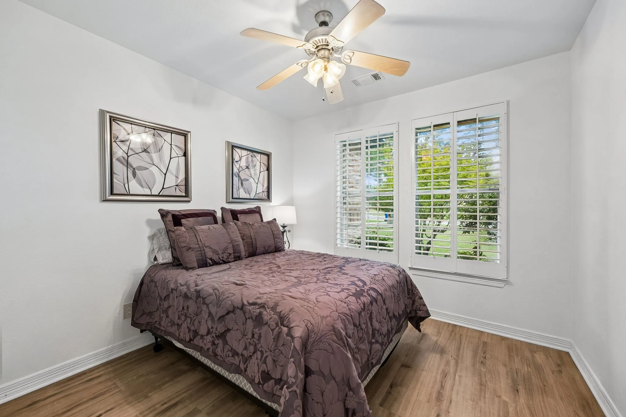 Single Family Residence For Sale in Ellis County , 2430 Savanna Circle, Midlothian, Texas 76065, 4 Bedroom, 3 Bathroom, 3 Garage spaces, 3,868 Sqft, built in 2001, mls#21372726, Real Estate Agent in Midlothian, Homes For Sale in Ellis county, Homes For Sale in Midlothian, Realtor in Midlothian Texas, Real Estate Brokerage Independent Realty Texas, Luminita Cordes Realtor