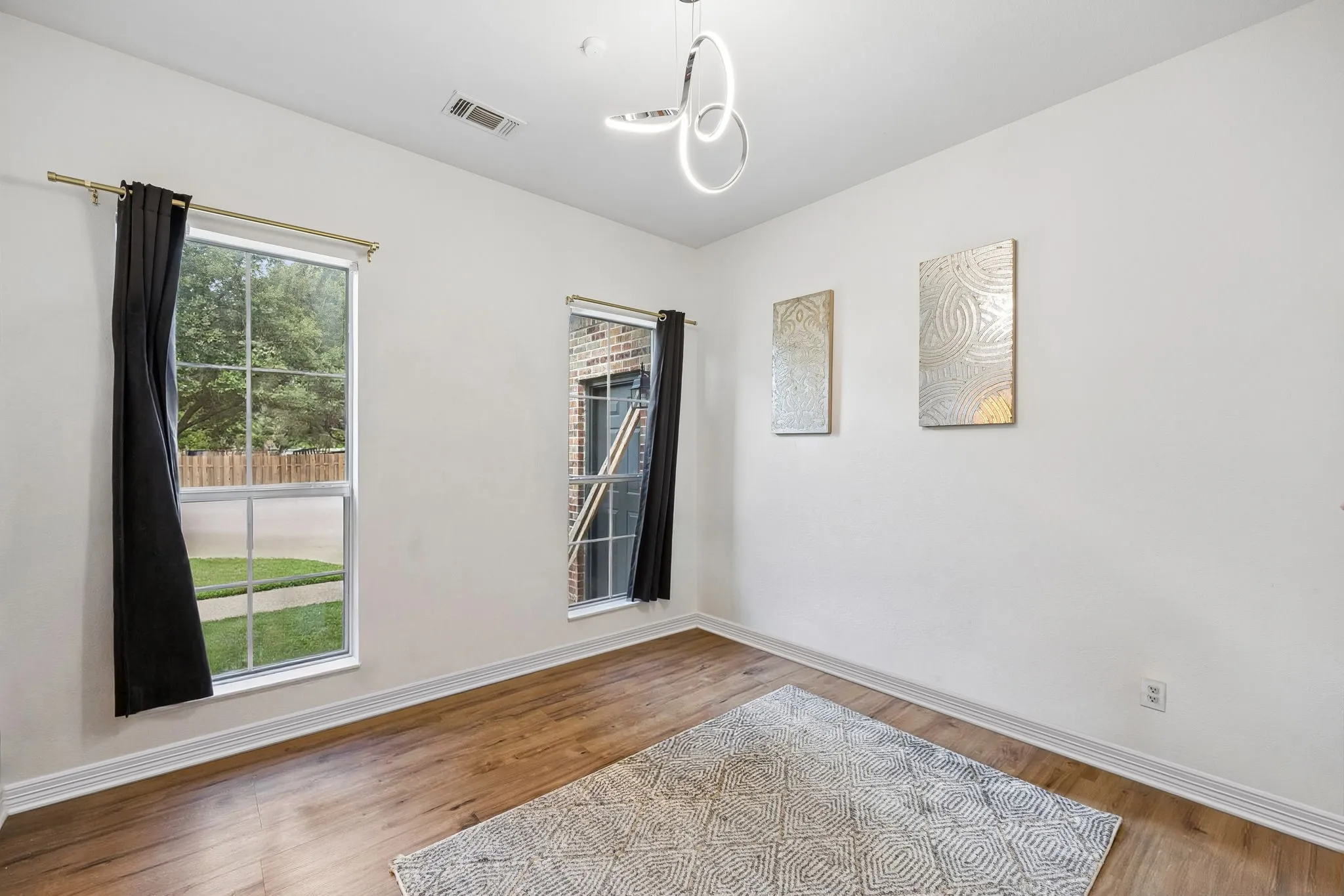 Single Family Residence For Sale in Ellis County , 2430 Savanna Circle, Midlothian, Texas 76065, 4 Bedroom, 3 Bathroom, 3 Garage spaces, 3,868 Sqft, built in 2001, mls#21372726, Real Estate Agent in Midlothian, Homes For Sale in Ellis county, Homes For Sale in Midlothian, Realtor in Midlothian Texas, Real Estate Brokerage Independent Realty Texas, Luminita Cordes Realtor