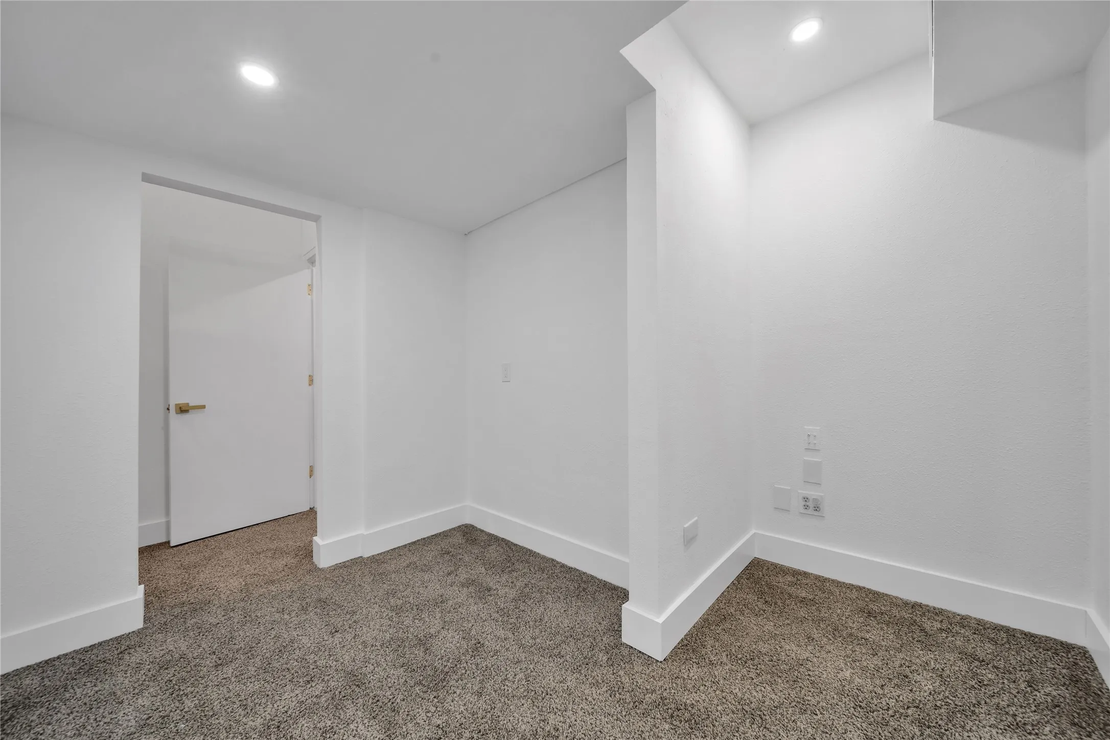 Unfurnished room with carpet flooring, recessed lighting, and baseboards