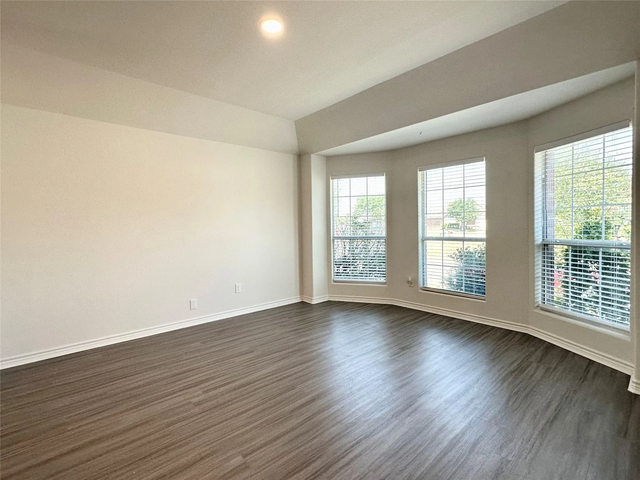 Single Family Residence For Rent in Collin County , 2805 Arabian Lane, Celina, Texas 75009, 3 Bedroom, 2 Bathroom, 2 Garage spaces, 2,037 Sqft, built in 2005, mls#21372746, Real Estate Agent in Celina, Homes For Rent in Collin county, Homes For Rent in Celina, Realtor in Celina Texas, Real Estate Brokerage Independent Realty Texas, Luminita Cordes Realtor