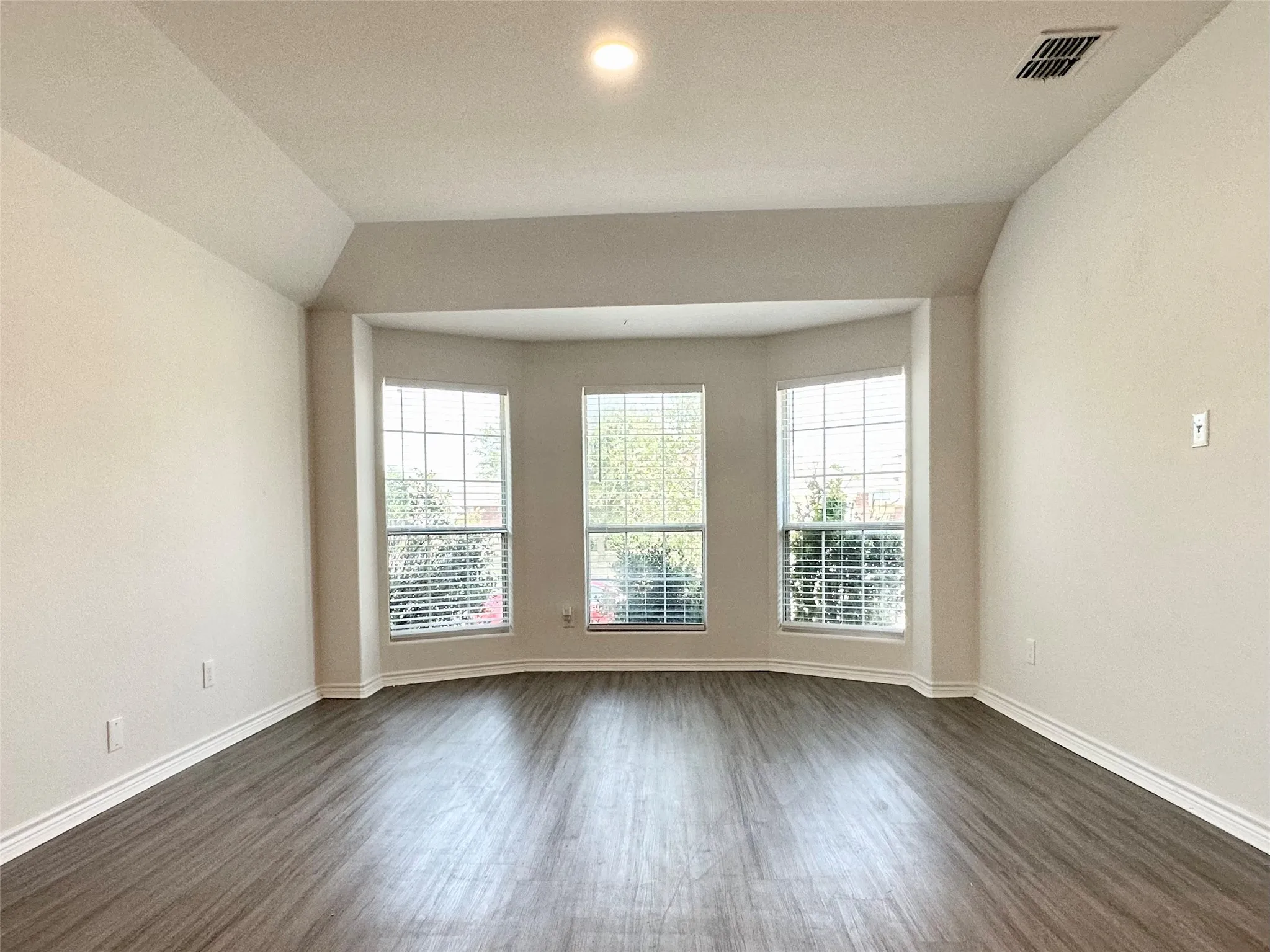 Single Family Residence For Rent in Collin County , 2805 Arabian Lane, Celina, Texas 75009, 3 Bedroom, 2 Bathroom, 2 Garage spaces, 2,037 Sqft, built in 2005, mls#21372746, Real Estate Agent in Celina, Homes For Rent in Collin county, Homes For Rent in Celina, Realtor in Celina Texas, Real Estate Brokerage Independent Realty Texas, Luminita Cordes Realtor
