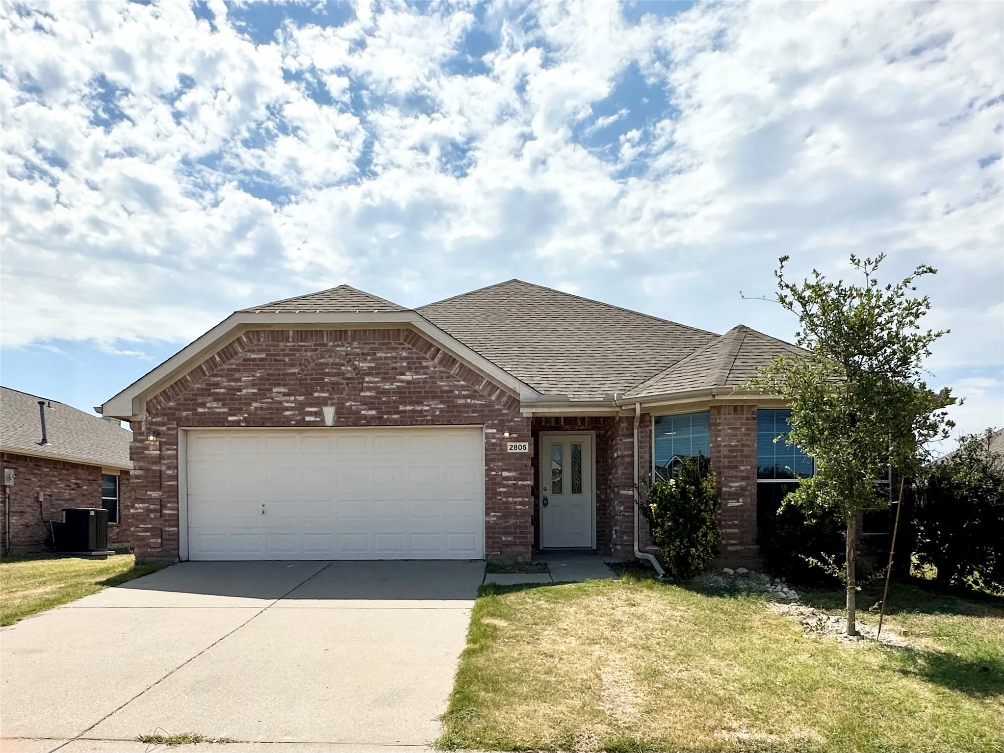 Single Family Residence For Rent in Collin County , 2805 Arabian Lane, Celina, Texas 75009, 3 Bedroom, 2 Bathroom, 2 Garage spaces, 2,037 Sqft, built in 2005, mls#21372746, Real Estate Agent in Celina, Homes For Rent in Collin county, Homes For Rent in Celina, Realtor in Celina Texas, Real Estate Brokerage Independent Realty Texas, Luminita Cordes Realtor