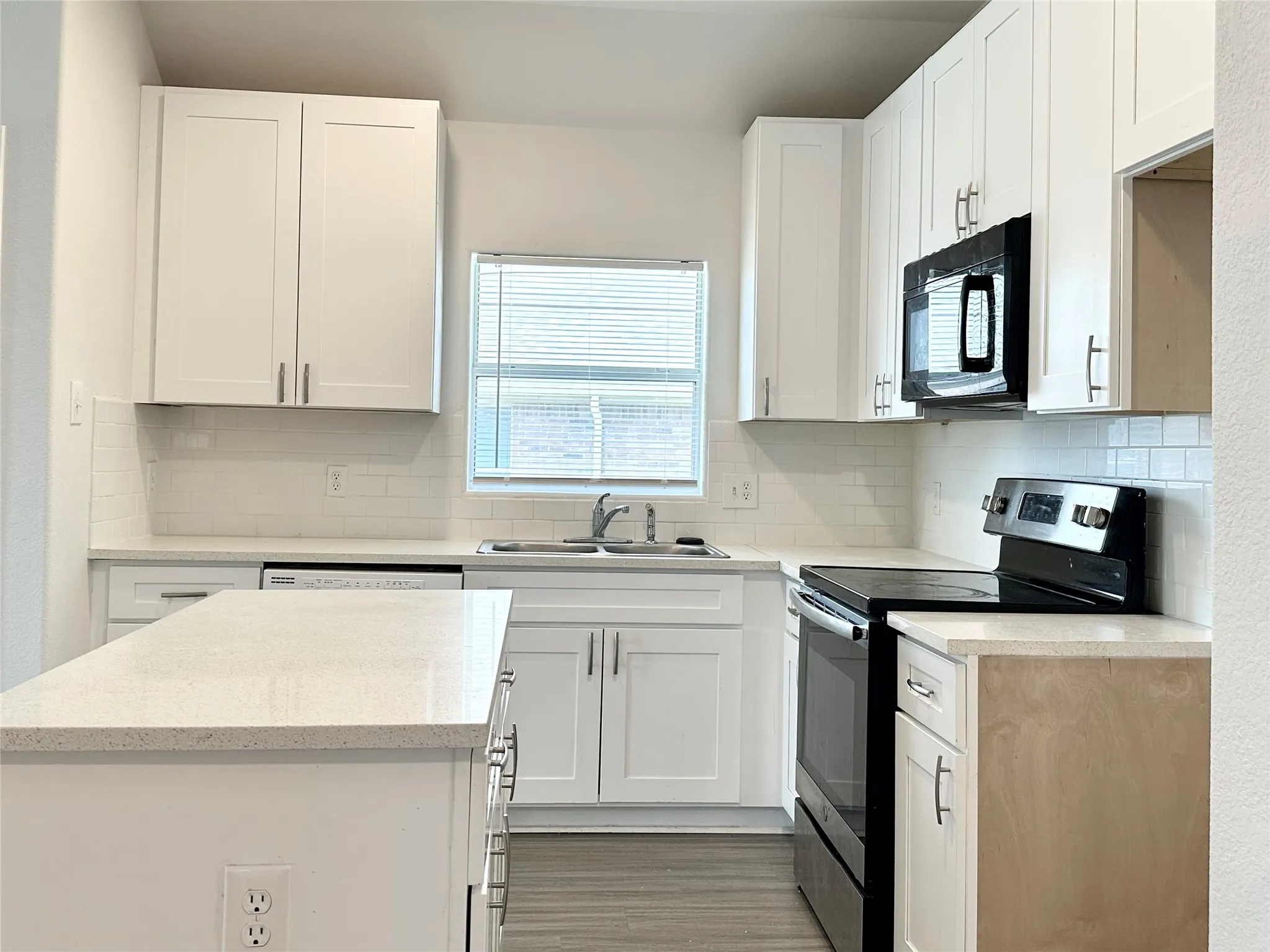 Single Family Residence For Rent in Collin County , 2805 Arabian Lane, Celina, Texas 75009, 3 Bedroom, 2 Bathroom, 2 Garage spaces, 2,037 Sqft, built in 2005, mls#21372746, Real Estate Agent in Celina, Homes For Rent in Collin county, Homes For Rent in Celina, Realtor in Celina Texas, Real Estate Brokerage Independent Realty Texas, Luminita Cordes Realtor