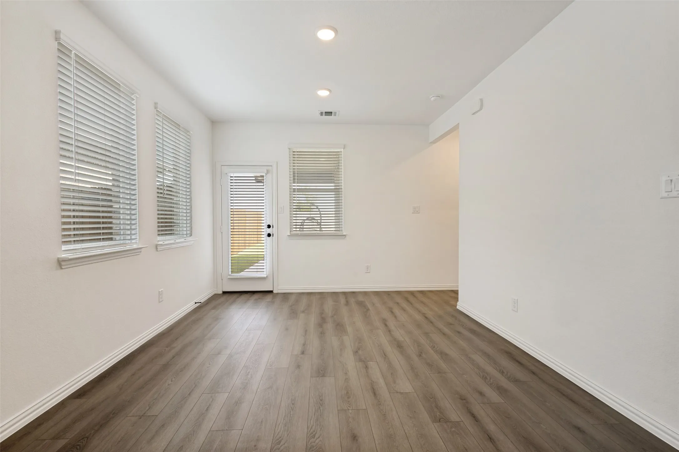 Single Family Residence For Rent in Collin County , 513 Waterhouse Lake Drive, Anna, Texas 75409, 4 Bedroom, 3 Bathroom, 2 Garage spaces, 2,300 Sqft, built in 2024, mls#21372747, Real Estate Agent in Anna, Homes For Rent in Collin county, Homes For Rent in Anna, Realtor in Anna Texas, Real Estate Brokerage Independent Realty Texas, Luminita Cordes Realtor