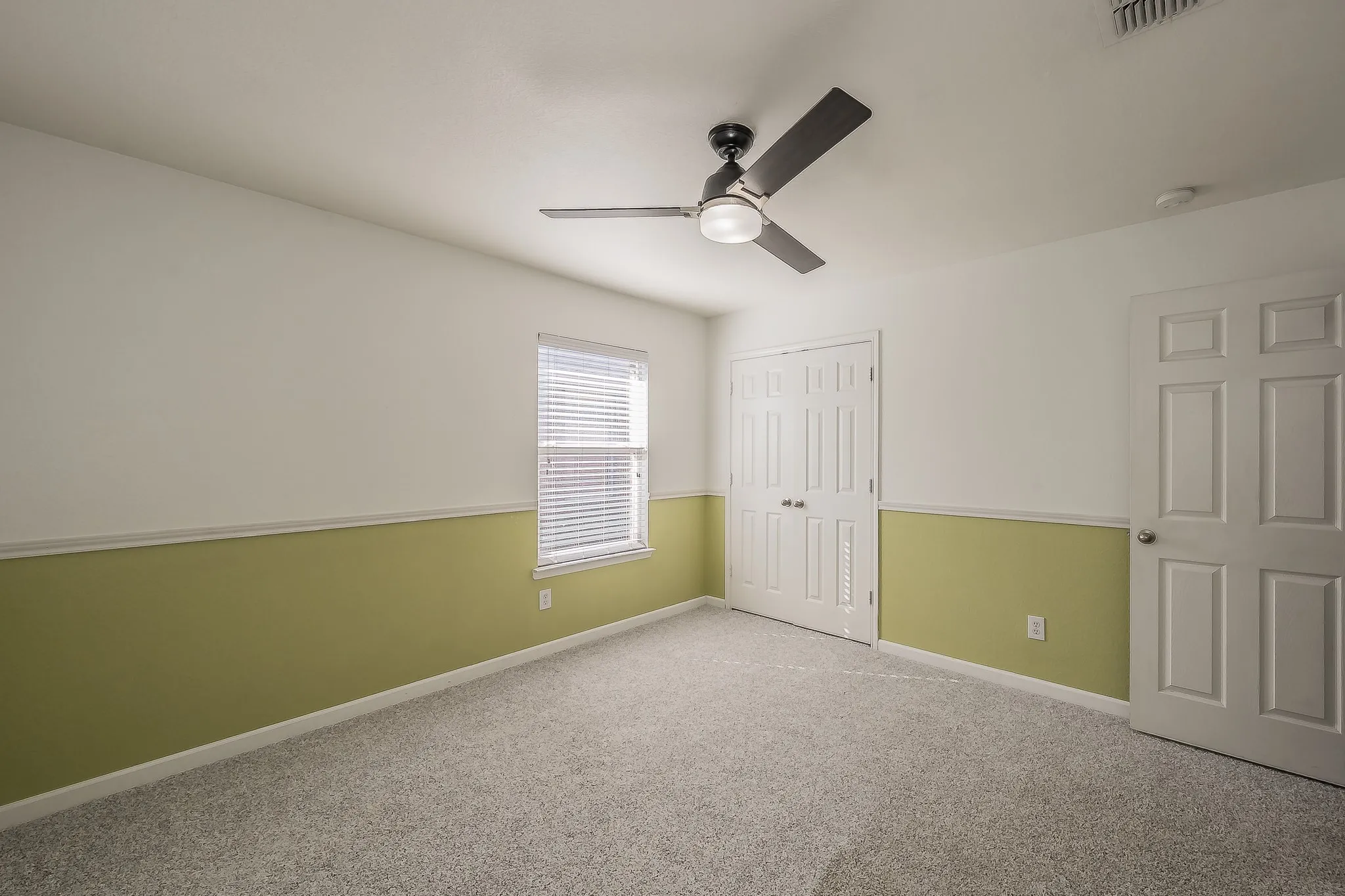 Single Family Residence For Sale in Denton County , 6601 Longleaf Lane, Denton, Texas 76210, 3 Bedroom, 2 Bathroom, 2 Garage spaces, 1,868 Sqft, built in 2007, mls#21372627, Real Estate Agent in Denton, Homes For Sale in Denton county, Homes For Sale in Denton, Realtor in Denton Texas, Real Estate Brokerage Independent Realty Texas, Luminita Cordes Realtor