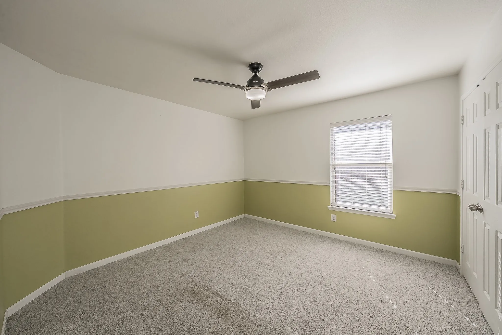 Single Family Residence For Sale in Denton County , 6601 Longleaf Lane, Denton, Texas 76210, 3 Bedroom, 2 Bathroom, 2 Garage spaces, 1,868 Sqft, built in 2007, mls#21372627, Real Estate Agent in Denton, Homes For Sale in Denton county, Homes For Sale in Denton, Realtor in Denton Texas, Real Estate Brokerage Independent Realty Texas, Luminita Cordes Realtor