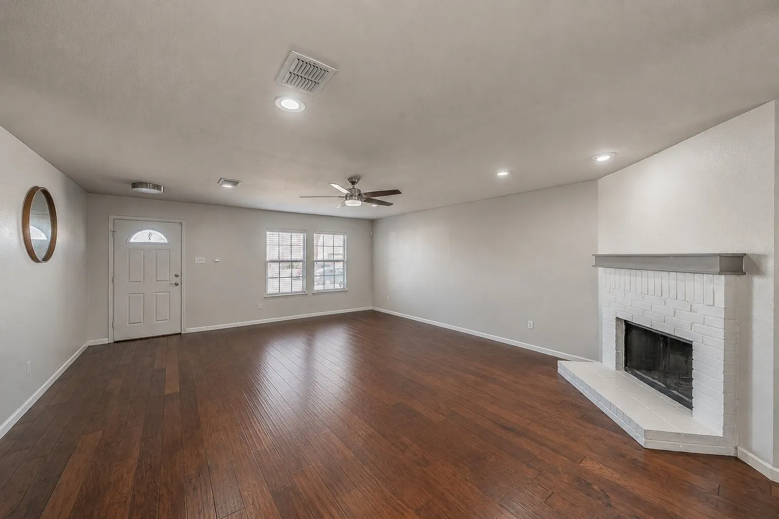 Single Family Residence For Sale in Denton County , 6601 Longleaf Lane, Denton, Texas 76210, 3 Bedroom, 2 Bathroom, 2 Garage spaces, 1,868 Sqft, built in 2007, mls#21372627, Real Estate Agent in Denton, Homes For Sale in Denton county, Homes For Sale in Denton, Realtor in Denton Texas, Real Estate Brokerage Independent Realty Texas, Luminita Cordes Realtor