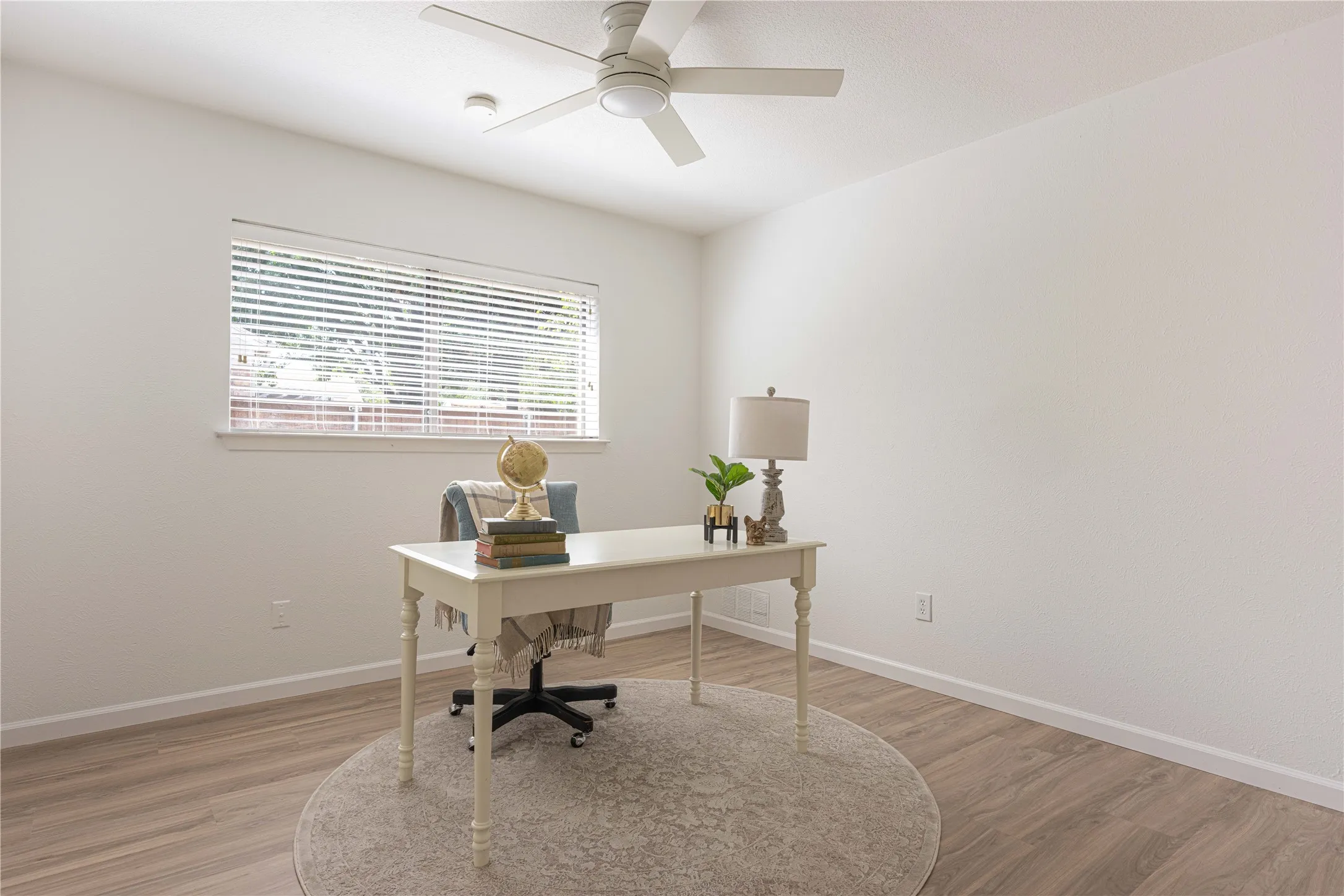 Single Family Residence For Sale in Denton County , 3400 Spring Meadow Lane, Flower Mound, Texas 75028, 3 Bedroom, 2 Bathroom, 2 Garage spaces, 1,425 Sqft, built in 1980, mls#21372743, Real Estate Agent in Flower Mound, Homes For Sale in Denton county, Homes For Sale in Flower Mound, Realtor in Flower Mound Texas, Real Estate Brokerage Independent Realty Texas, Luminita Cordes Realtor