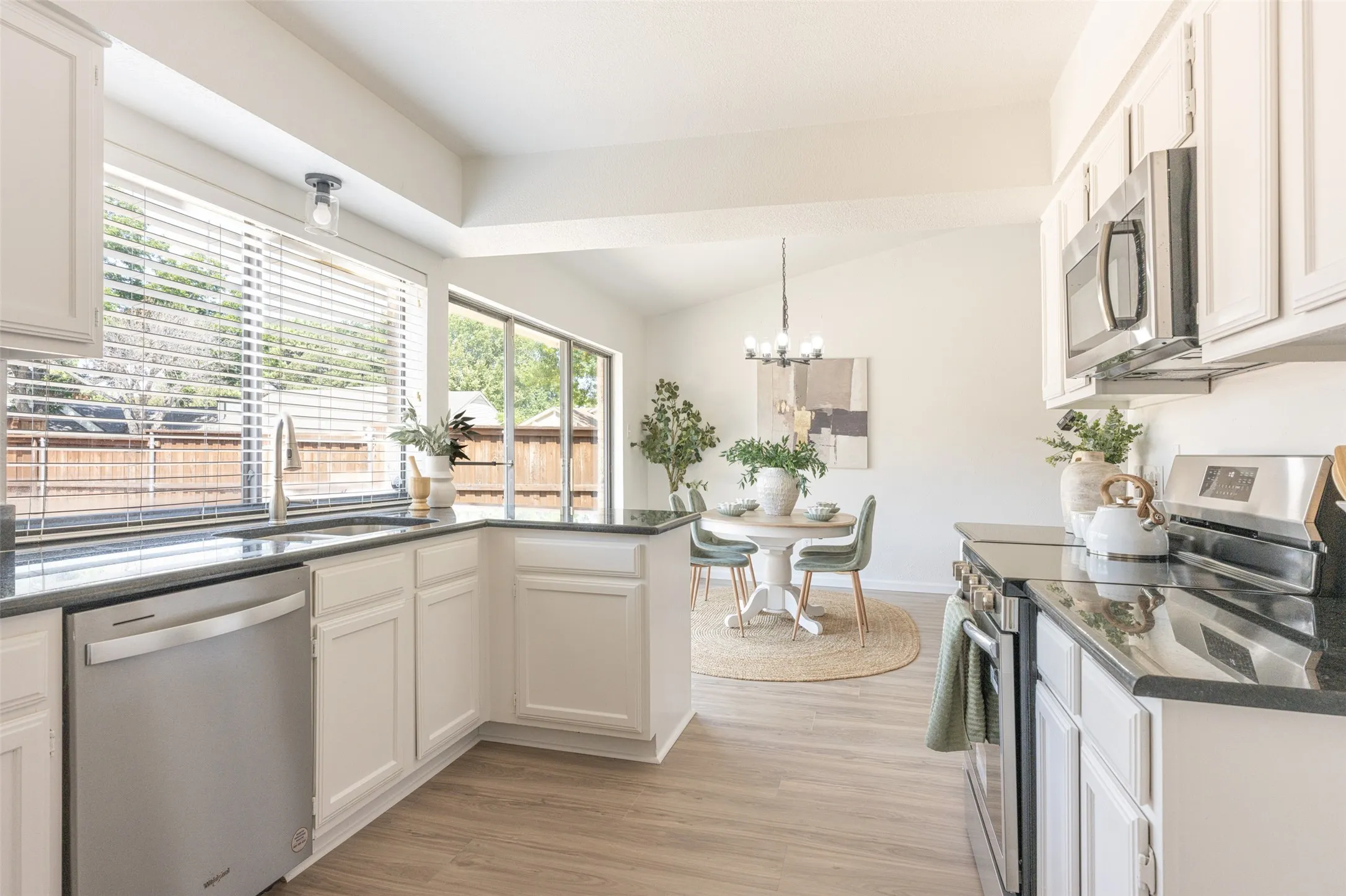 Single Family Residence For Sale in Denton County , 3400 Spring Meadow Lane, Flower Mound, Texas 75028, 3 Bedroom, 2 Bathroom, 2 Garage spaces, 1,425 Sqft, built in 1980, mls#21372743, Real Estate Agent in Flower Mound, Homes For Sale in Denton county, Homes For Sale in Flower Mound, Realtor in Flower Mound Texas, Real Estate Brokerage Independent Realty Texas, Luminita Cordes Realtor