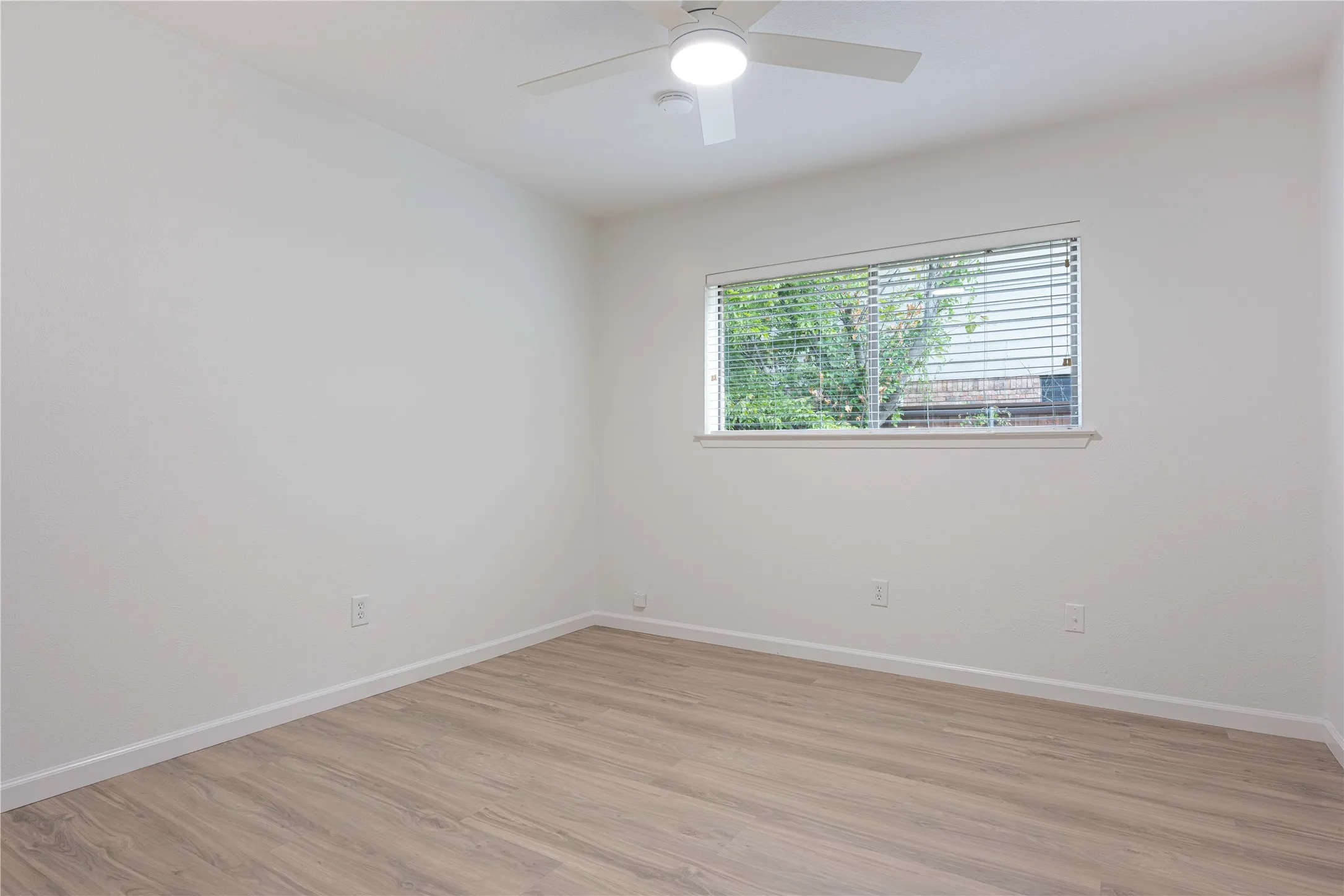 Single Family Residence For Sale in Denton County , 3400 Spring Meadow Lane, Flower Mound, Texas 75028, 3 Bedroom, 2 Bathroom, 2 Garage spaces, 1,425 Sqft, built in 1980, mls#21372743, Real Estate Agent in Flower Mound, Homes For Sale in Denton county, Homes For Sale in Flower Mound, Realtor in Flower Mound Texas, Real Estate Brokerage Independent Realty Texas, Luminita Cordes Realtor
